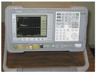 Analyseur de spectre Agilent E 4407 B utilisé lors de l'étude. Crédit Supelec.