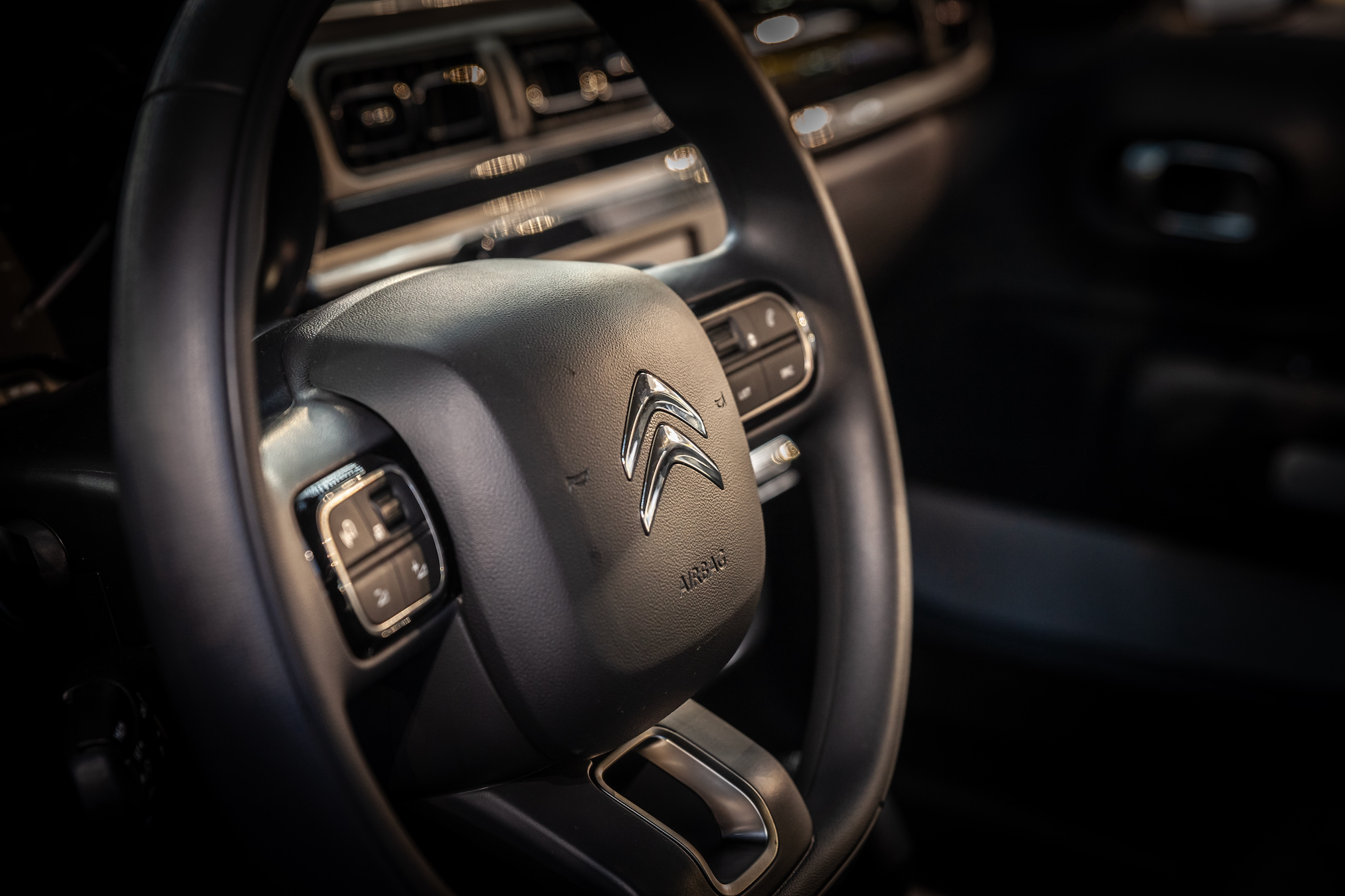 De nombreuses voitures équipées d’airbag Takata sont désormais interdites de circuler. © Jerome, Adobe Stock