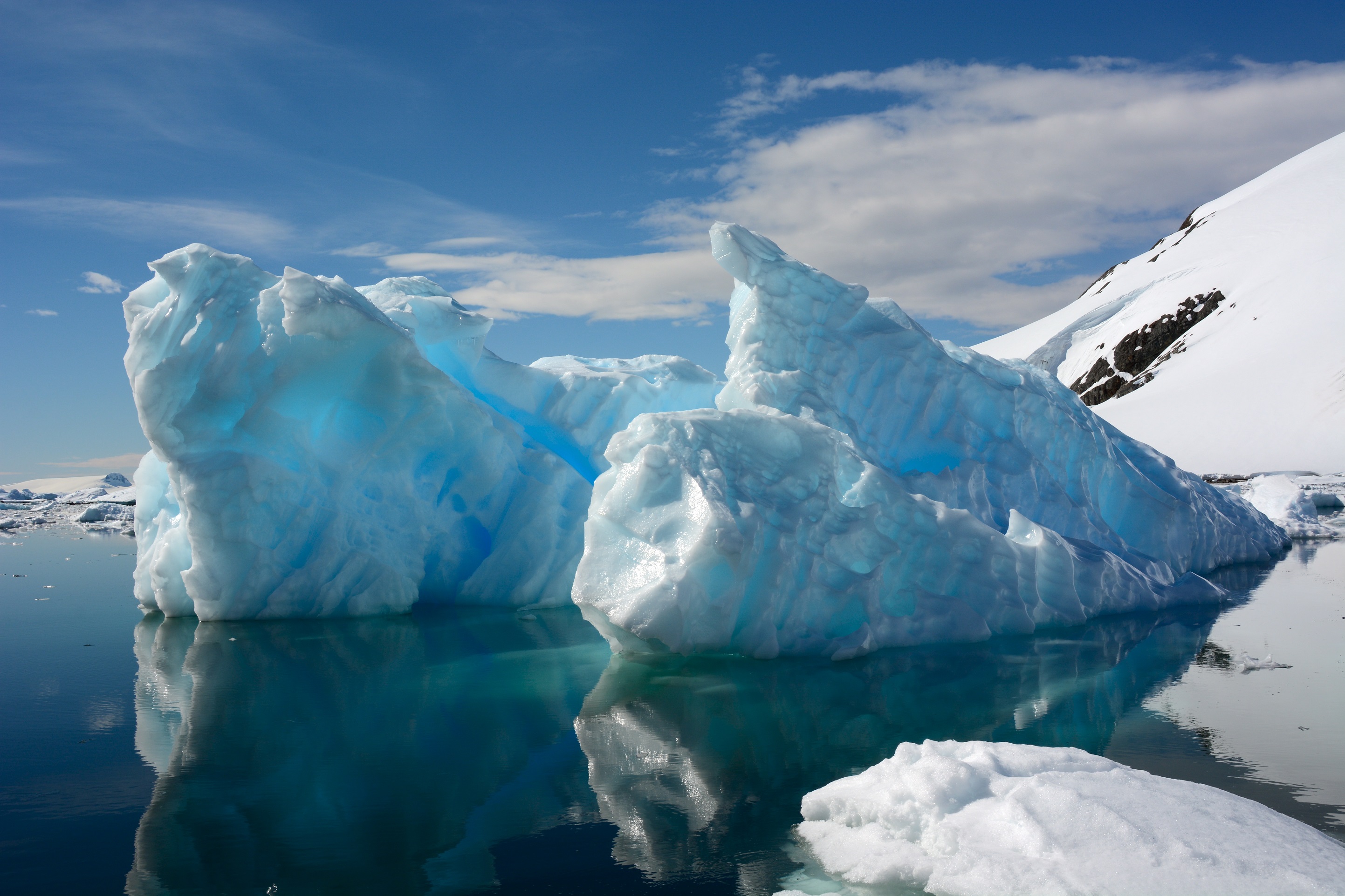 Le record de fonte de la banquise du continent Antarctique en 2023 est très probablement dû au réchauffement climatique. © Lucezn, Getty Images