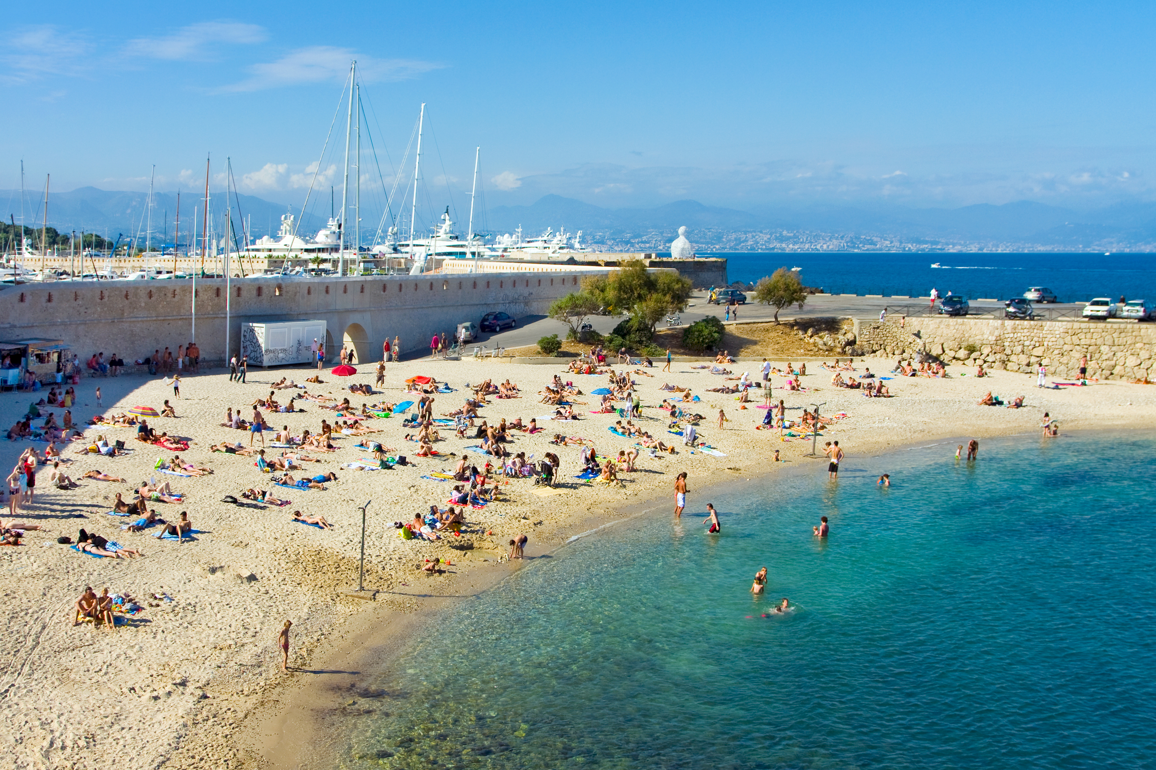 La température de l'eau est très élevée à Antibes actuellement. © elen_studio, Adobe Stock