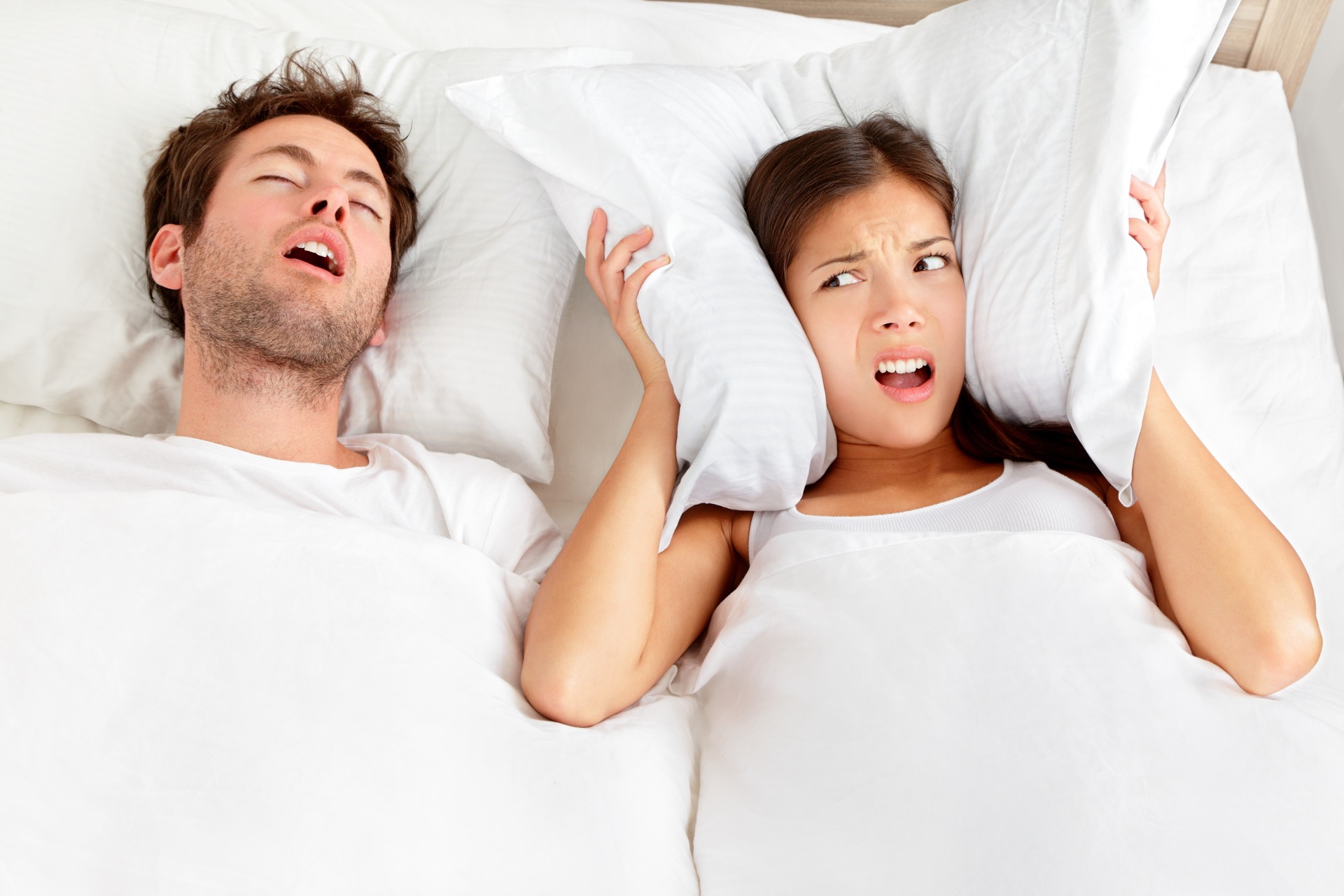 L’apnée du sommeil perturbe non seulement le repos du malade, mais affecte aussi la qualité de vie de son entourage. © Maridav, Adobe Stock
