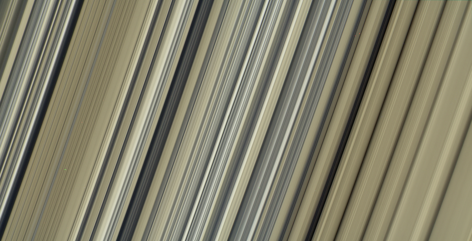 Gros plan sur les anneaux de Saturne