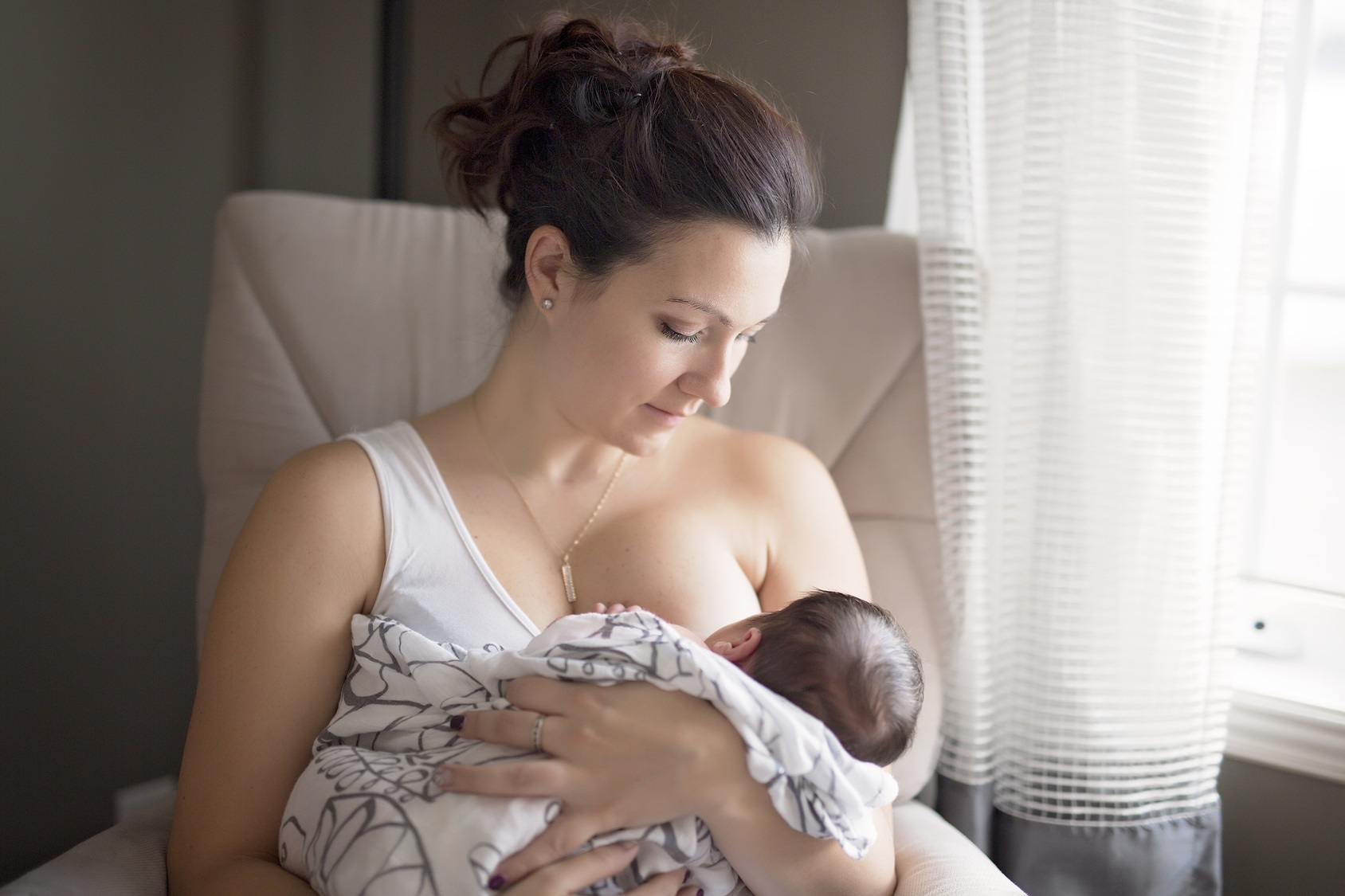 L’allaitement réduirait le risque de mort subite du nourrisson. © pololia, Fotolia
