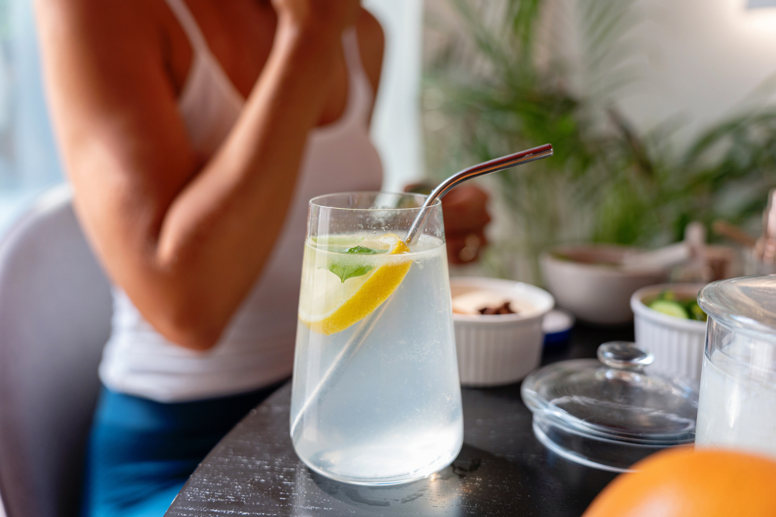 Pourquoi boire de l'eau citronnée est-il bon pour l'organisme ? © Flux Factory, iStock