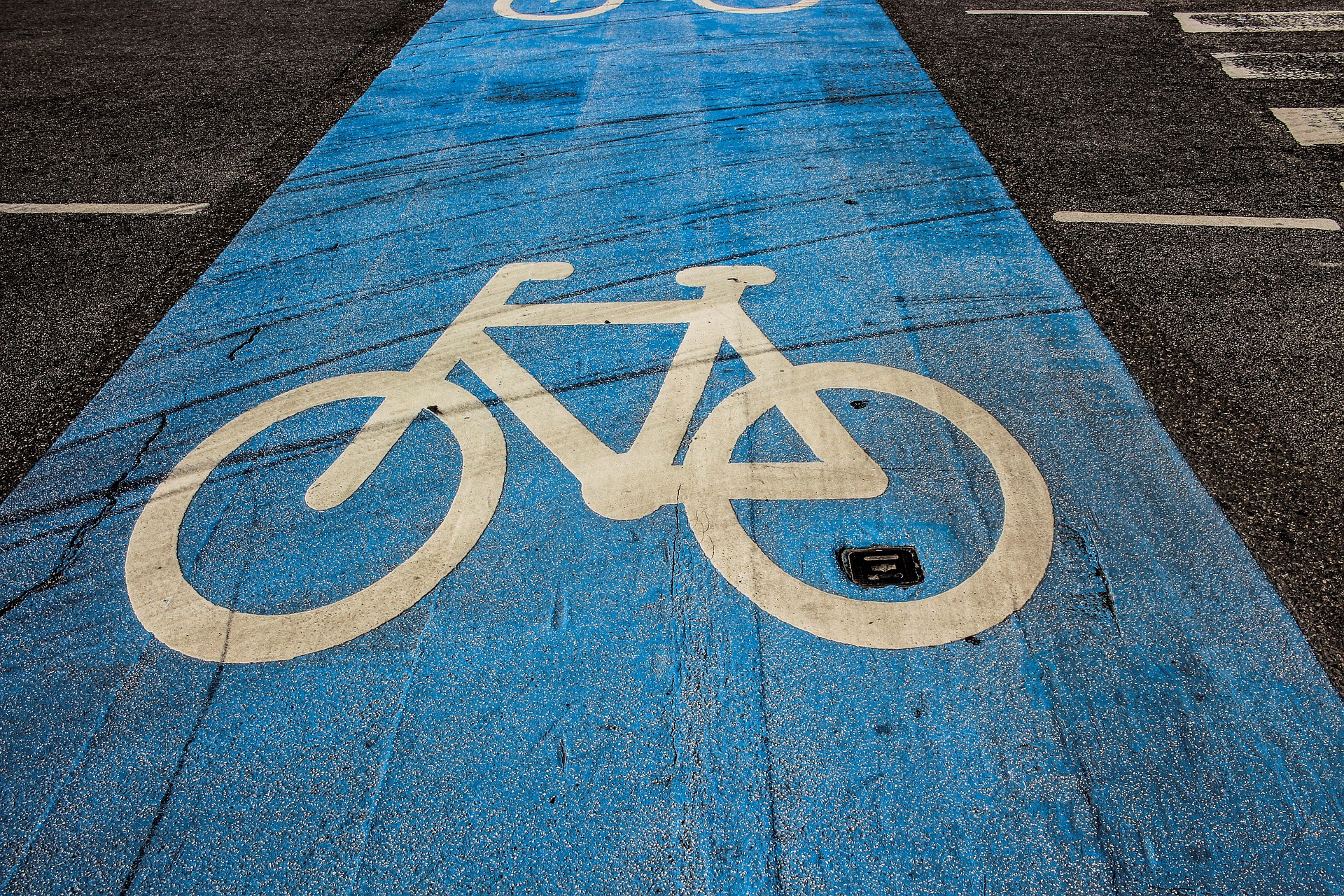 L’engouement pour le vélo a fait un bond spectaculaire ces deux dernières années. Il faut désormais que les infrastructures suivent pour accompagner cette tendance. © un-perfekt/Pixabay