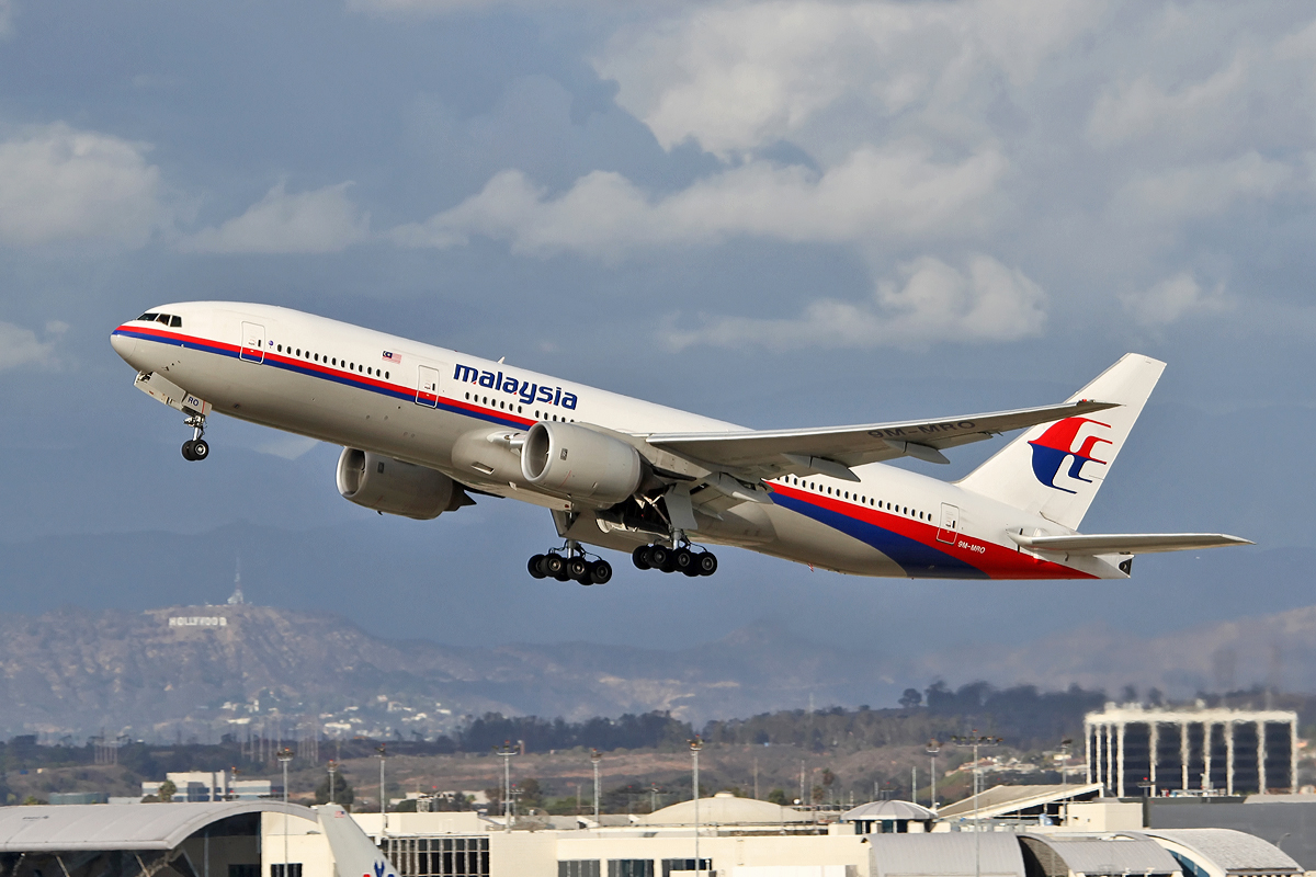Le Boeing 777 de Malaysia Airlines un an avant sa disparition toujours mystérieuse dans le sud de l'océan Indien, avec 227 passagers et 12 membres d'équipage à son bord. © Paul Rowbotham, Wikimedia Commons, CC By-SA 2.0