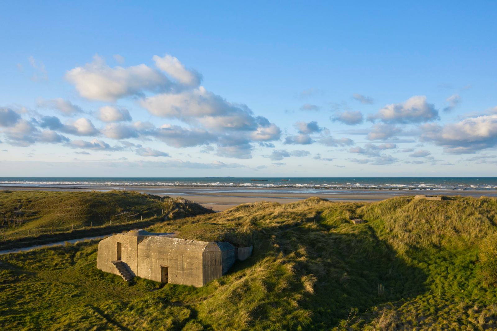 Il existe encore quelques bunkers, abandonnés ou transformés, tous témoins d'une page d'histoire inoubliable ! © Florent, Adobe Stock