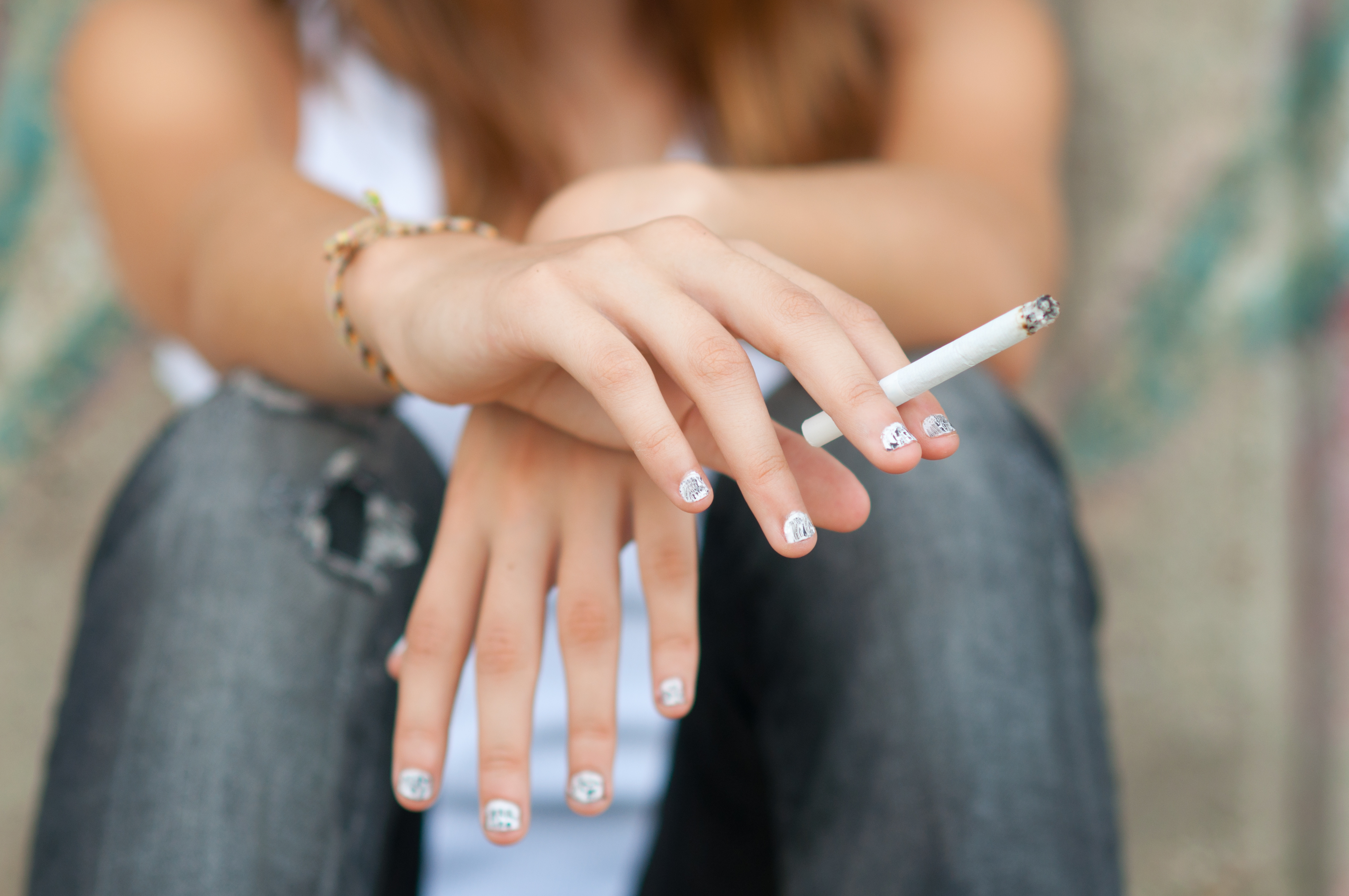 Les femmes sont de plus en plus exposées au cancer, notamment en raison du tabagisme. © Solid photos, Adobe Stock