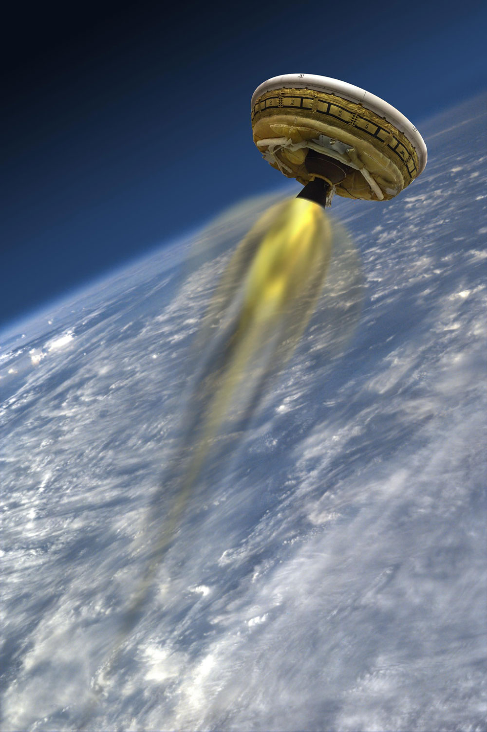Vue d'artiste du prototype LDSD (Low-Density Supersonic Decelerator) qui, une fois gonflé, prend l'allure d'une soucoupe volante. Pour le test, il était propulsé par un moteur afin de reproduire, dans la stratosphère, les conditions d'une entrée dans l'atmosphère martienne. © Nasa