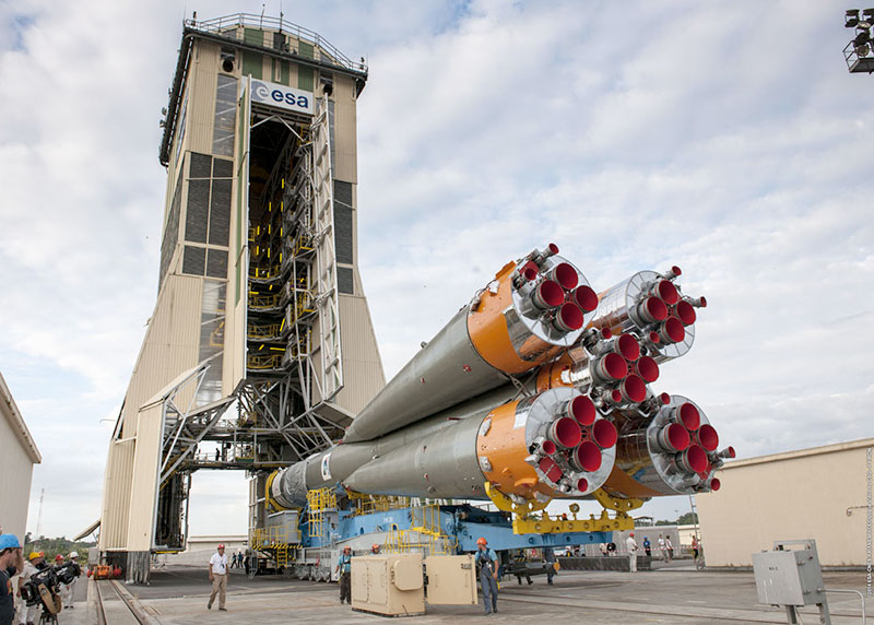 Le lanceur Soyouz installé sur son pas de tir du Centre spatial Guyanais. © Esa, Cnes, Arianespace