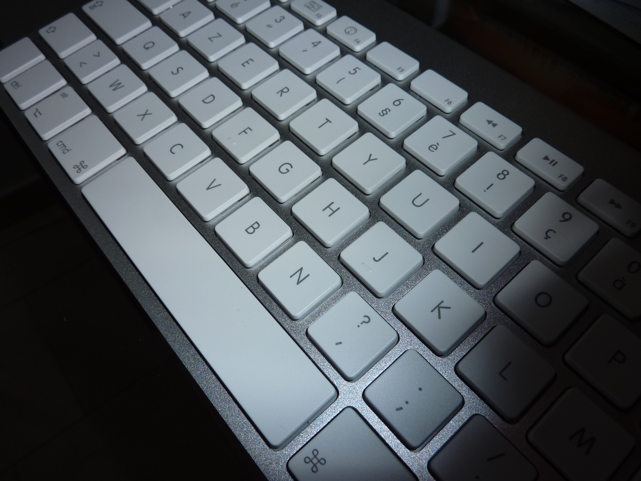 un clavier AZERTY, prêt à être utilisé. © JeanbaptisteM, Flickr, CC by 2.0