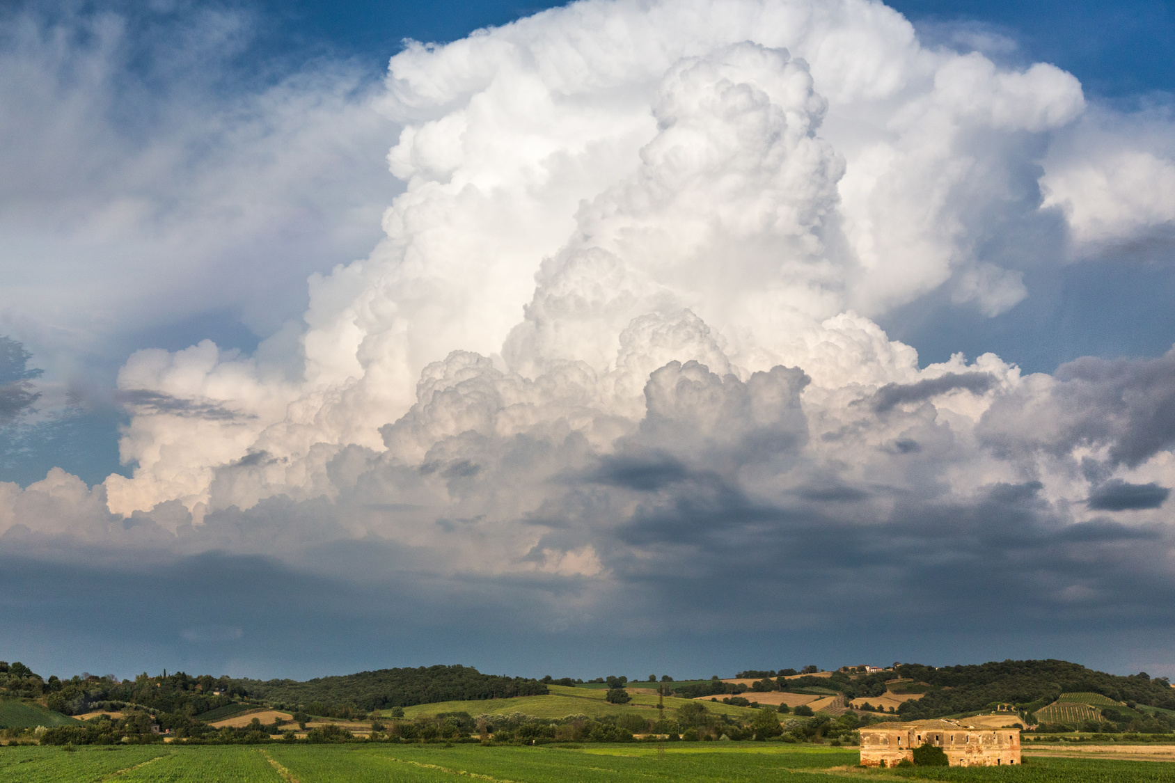 Les orages sont le résultat de mouvements de convection atmosphérique. En photo, un cumulonimbus. © Jayce, fotolia