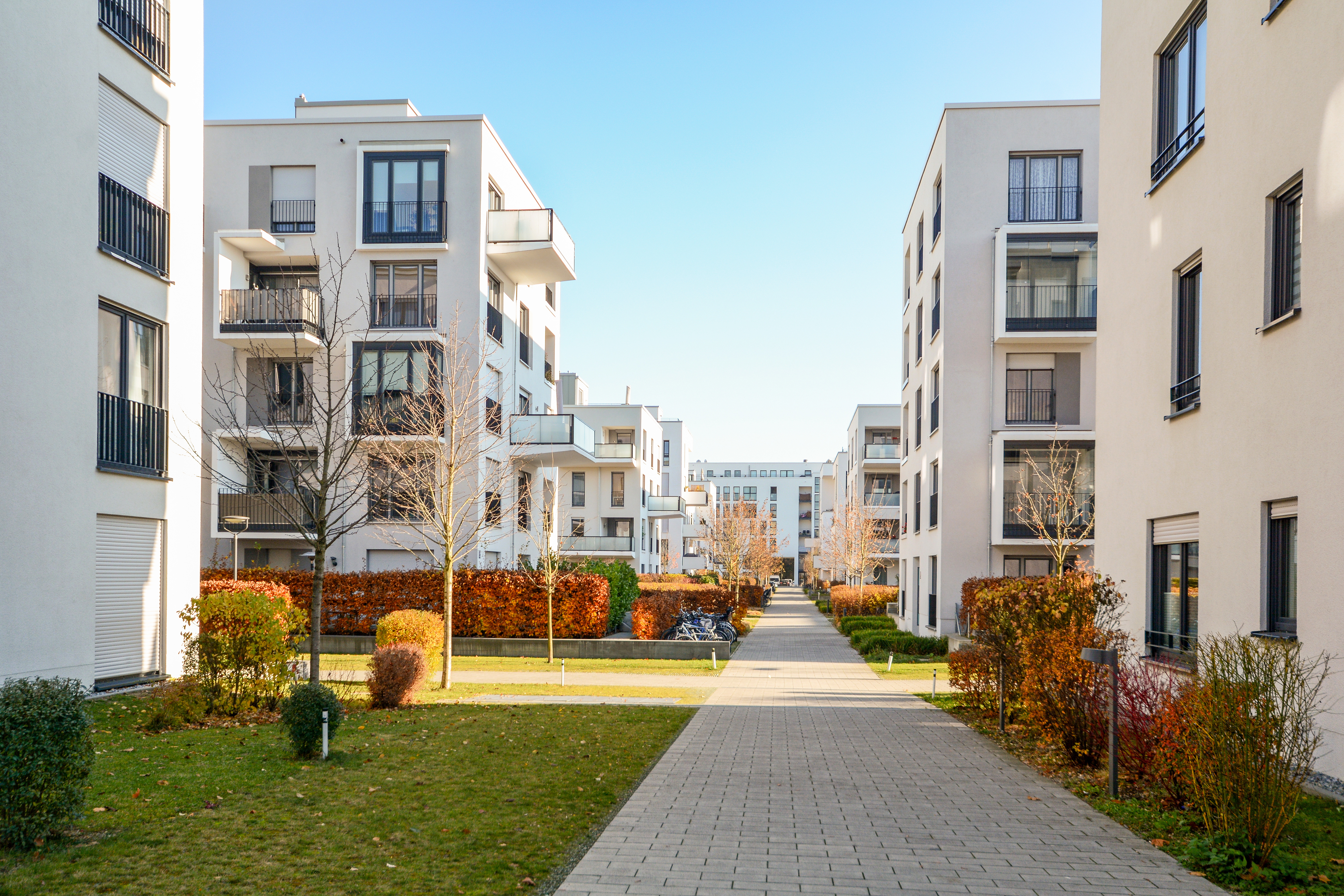 Le statut de Loueur Meublé Non Professionnel (LMNP) séduit de nombreux investisseurs souhaitant louer un bien meublé tout en profitant d’un cadre fiscal avantageux. © ah_fotobox, Adobe Stock