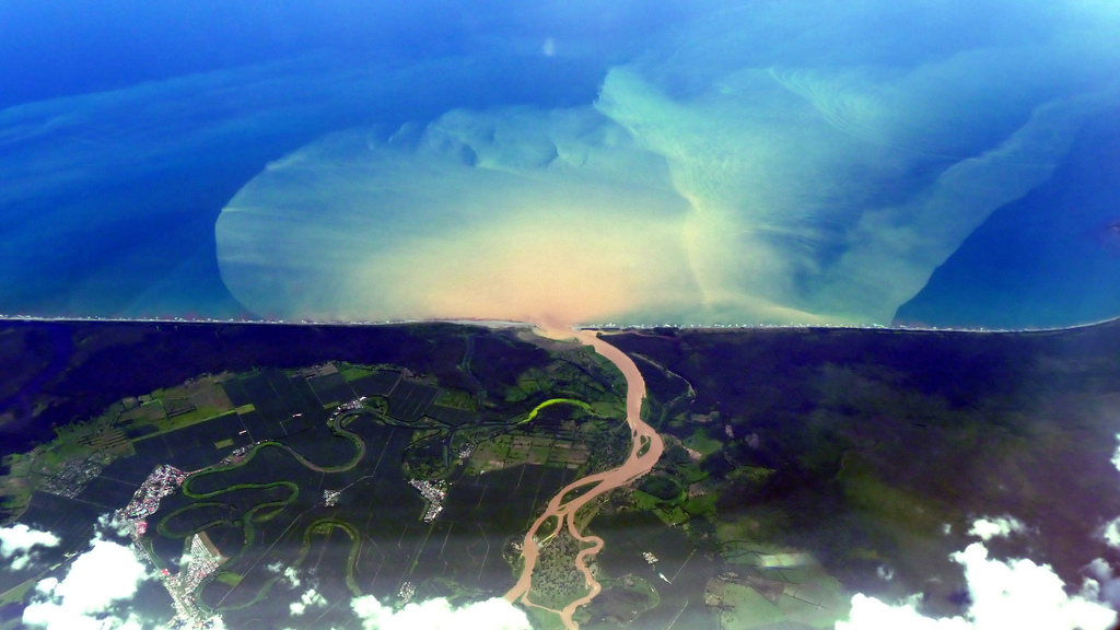 Après des précipitations, ce fleuve mésoaméricain déverse de grandes quantités de matière en suspension dans l'océan, où elles vont former des sédiments. © eutrophisation&amp;hypoxia, Flickr, cc by 2.0