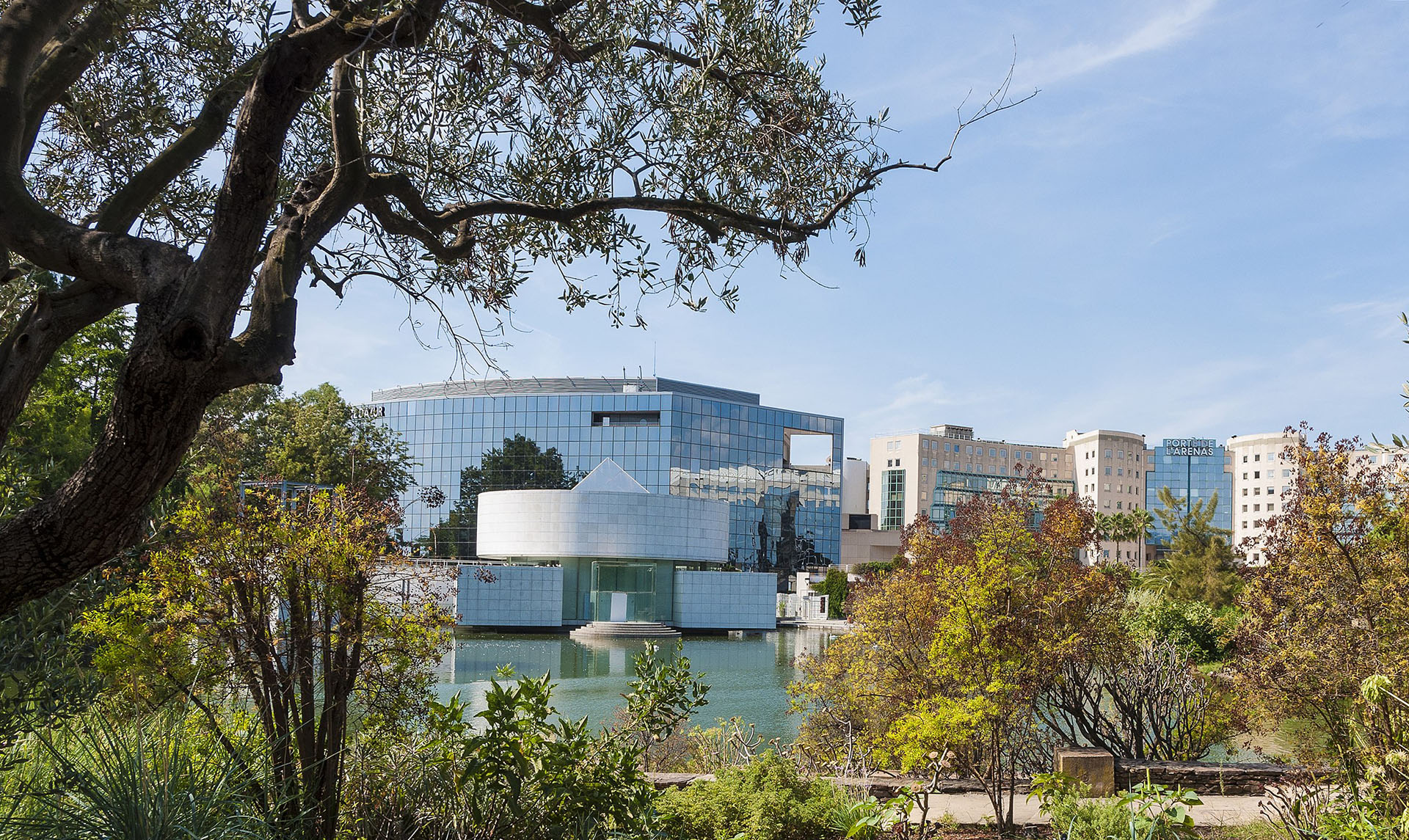 Le musée départemental des arts asiatiques est un musée situé près du Pars Phoenix, à Nice, qui abrite de grandes collections d'arts asiatiques. © André ALLIOT, wikimedia commons, domain public.