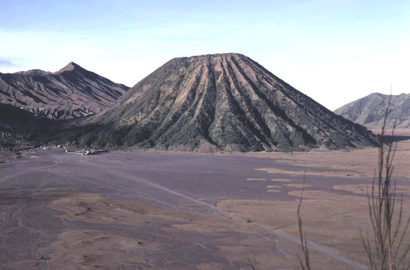 Le volcan Batok, en Indonésie