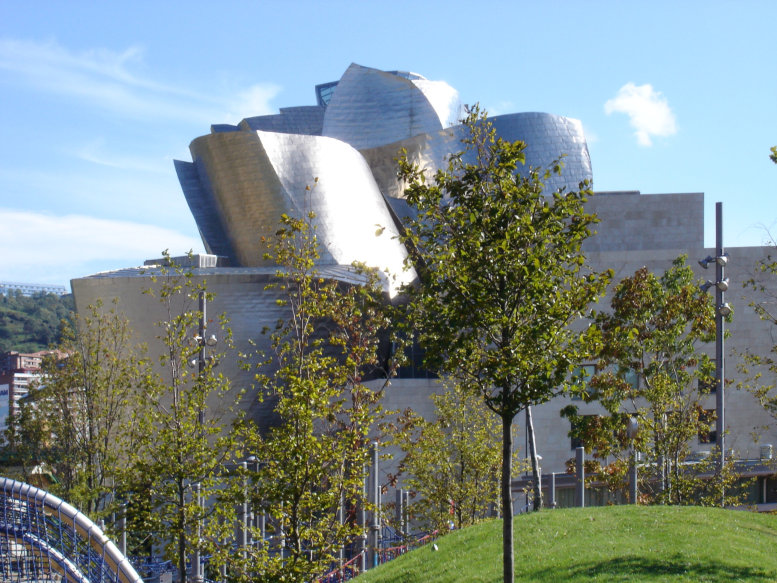 Vue générale du musée Guggenheim de Bilbao
