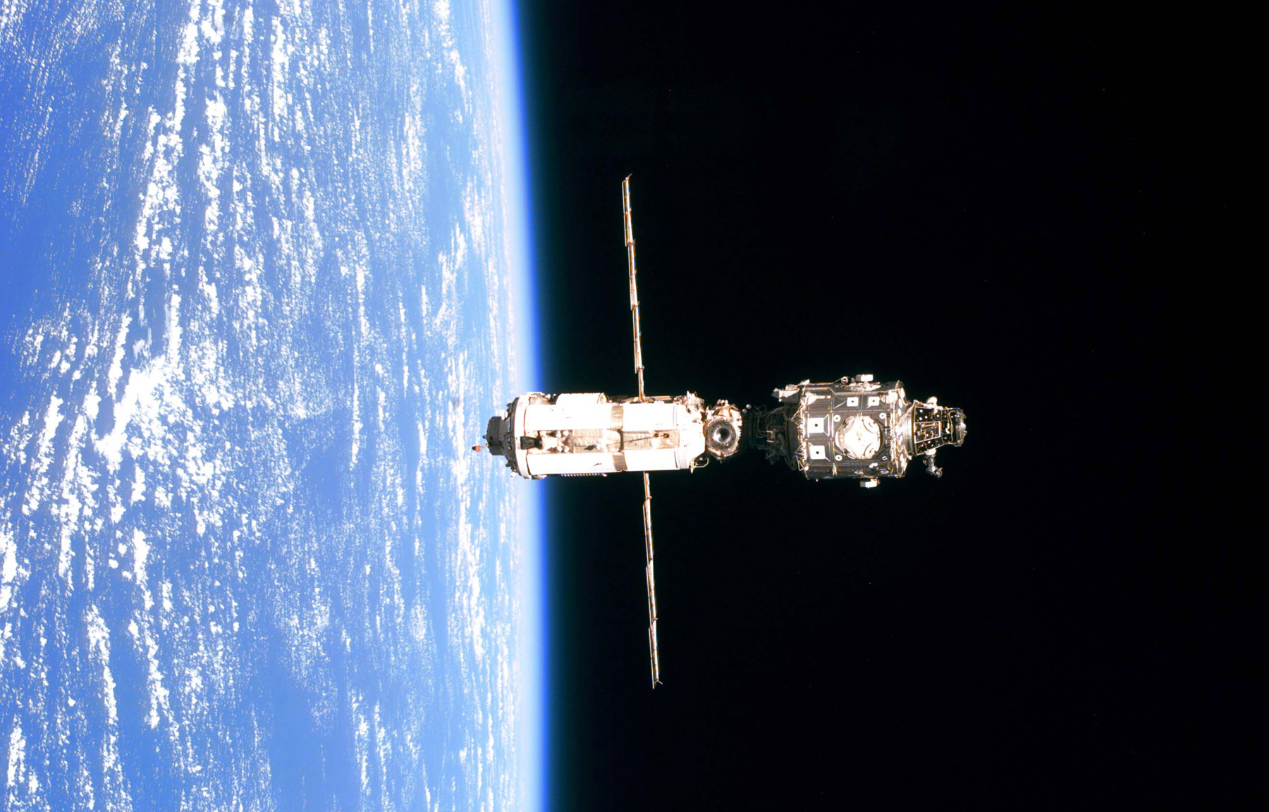 Juin 1999 : La Station se compose de 2 modules