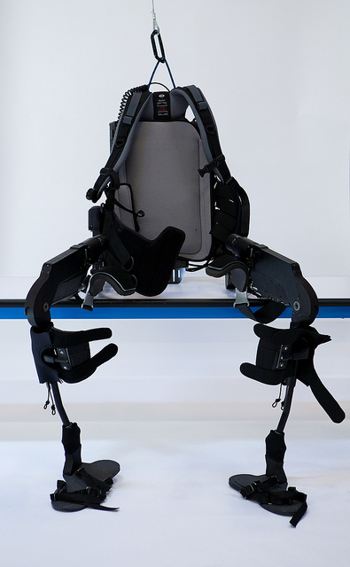 2010 : un exosquelette pour faire remarcher les paraplégiques
