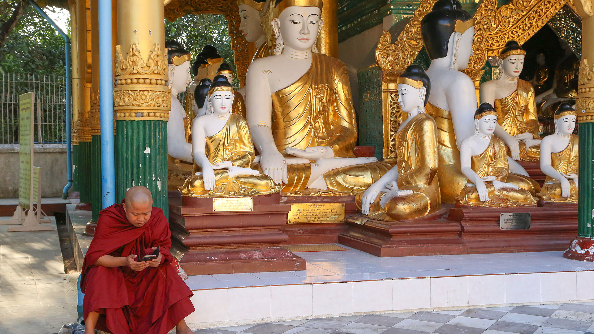 Place des bouddhas dans la culture birmane