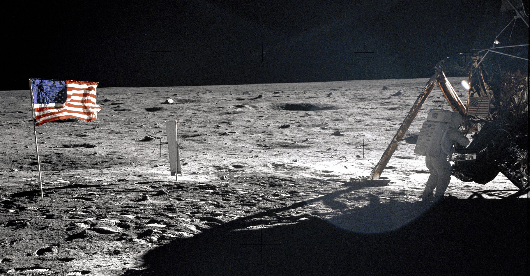 Les premiers pas sur la Lune : Tintin et Neil Armstrong