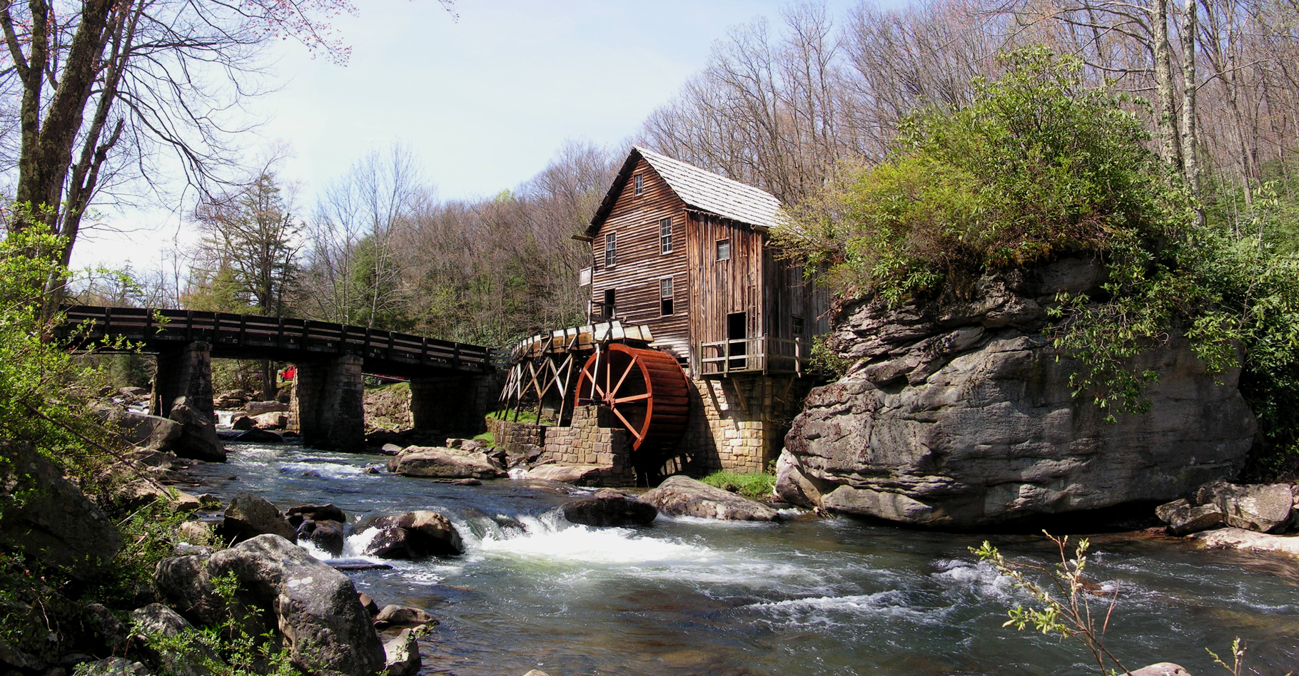 Un moulin à aubes. © Gabor Eszes, Wikimedia commons, CC by-nc 2.0