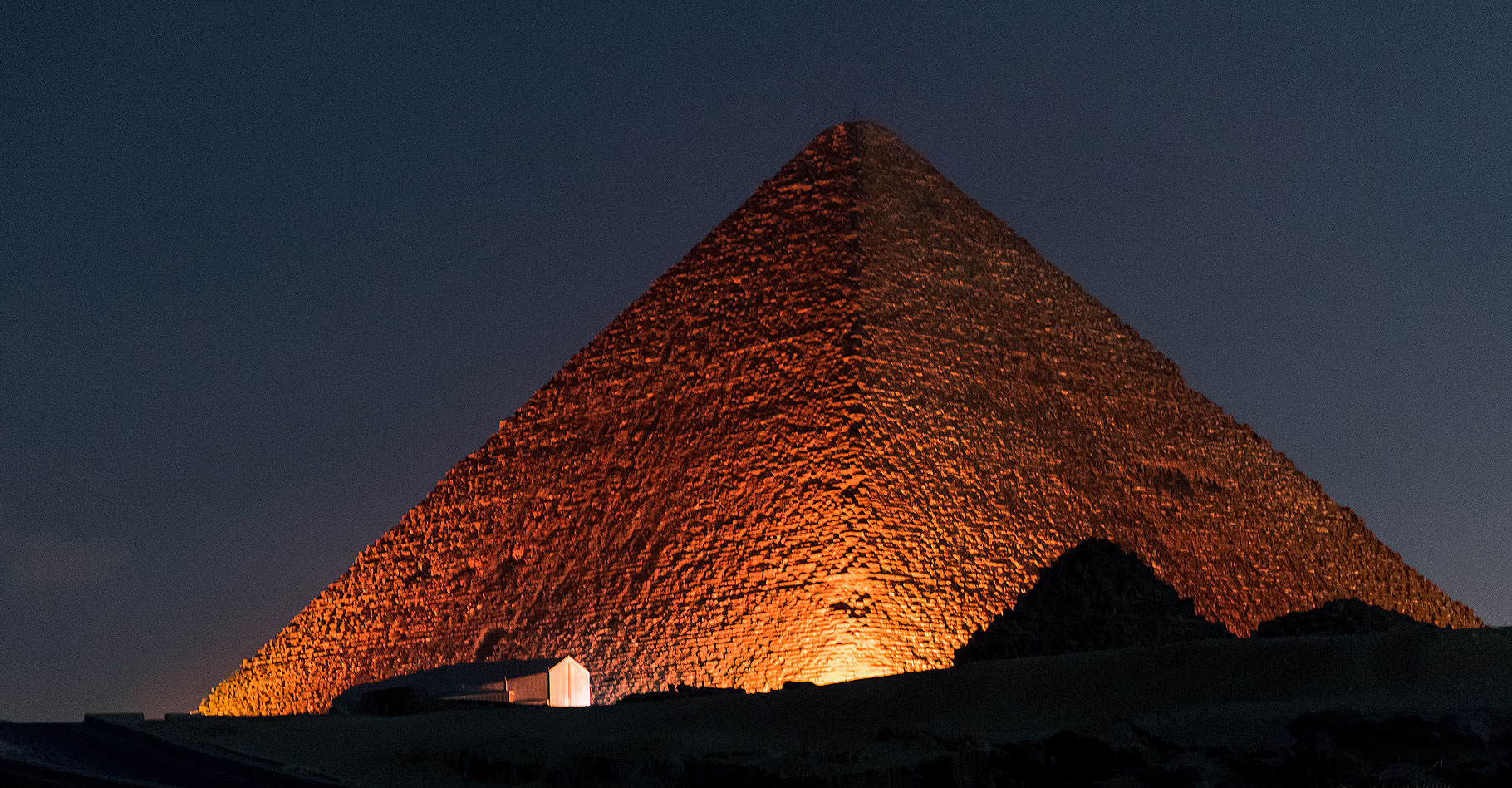 La spectrométrie et la microgravimétrie pour révéler les secrets des pyramides