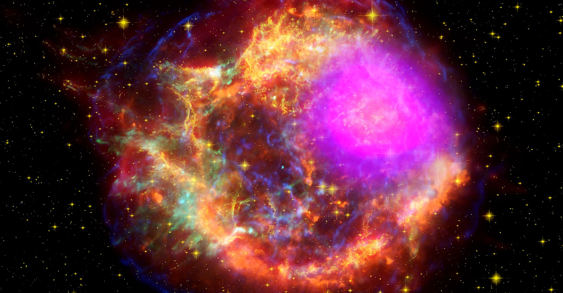 Cassiopée A est une source radio, située à une distance d'environ 11 000 années-lumière. © NASA/DOE/Fermi LAT Collaboration, CXC/SAO/JPL-Caltech/Steward/O. Krause et al., and NRAO/AUI
