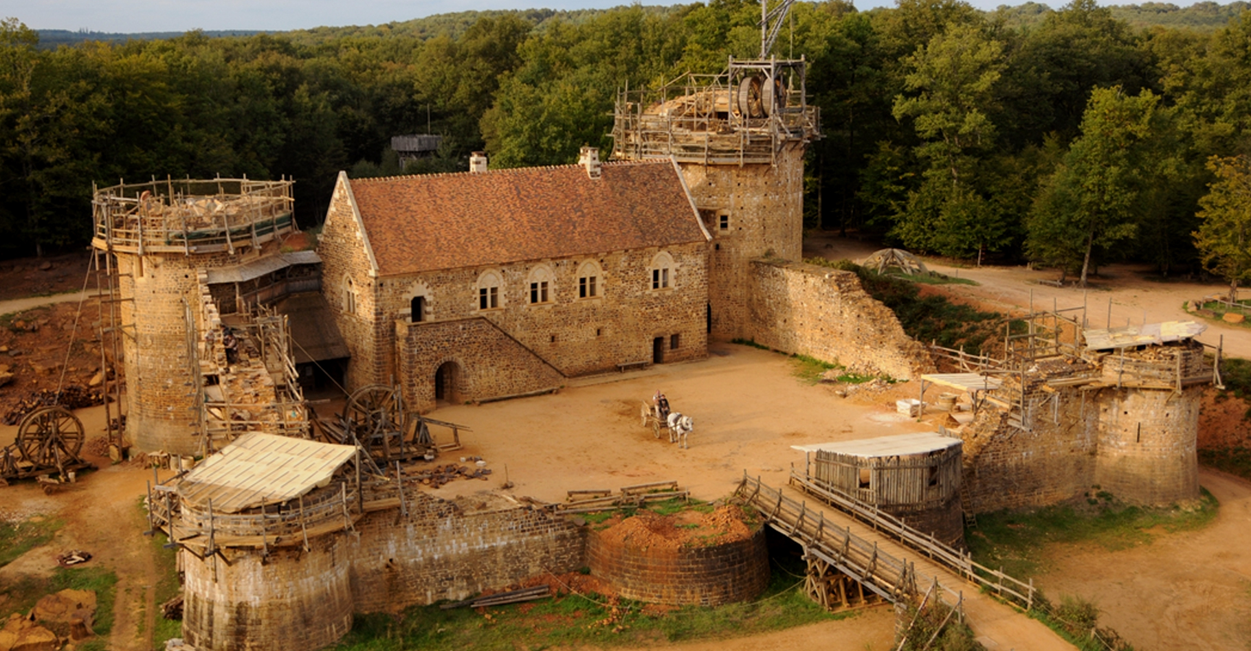 Vue du château en septembre 2015. © Guédelon, C. Guérard - Tous droits réservés