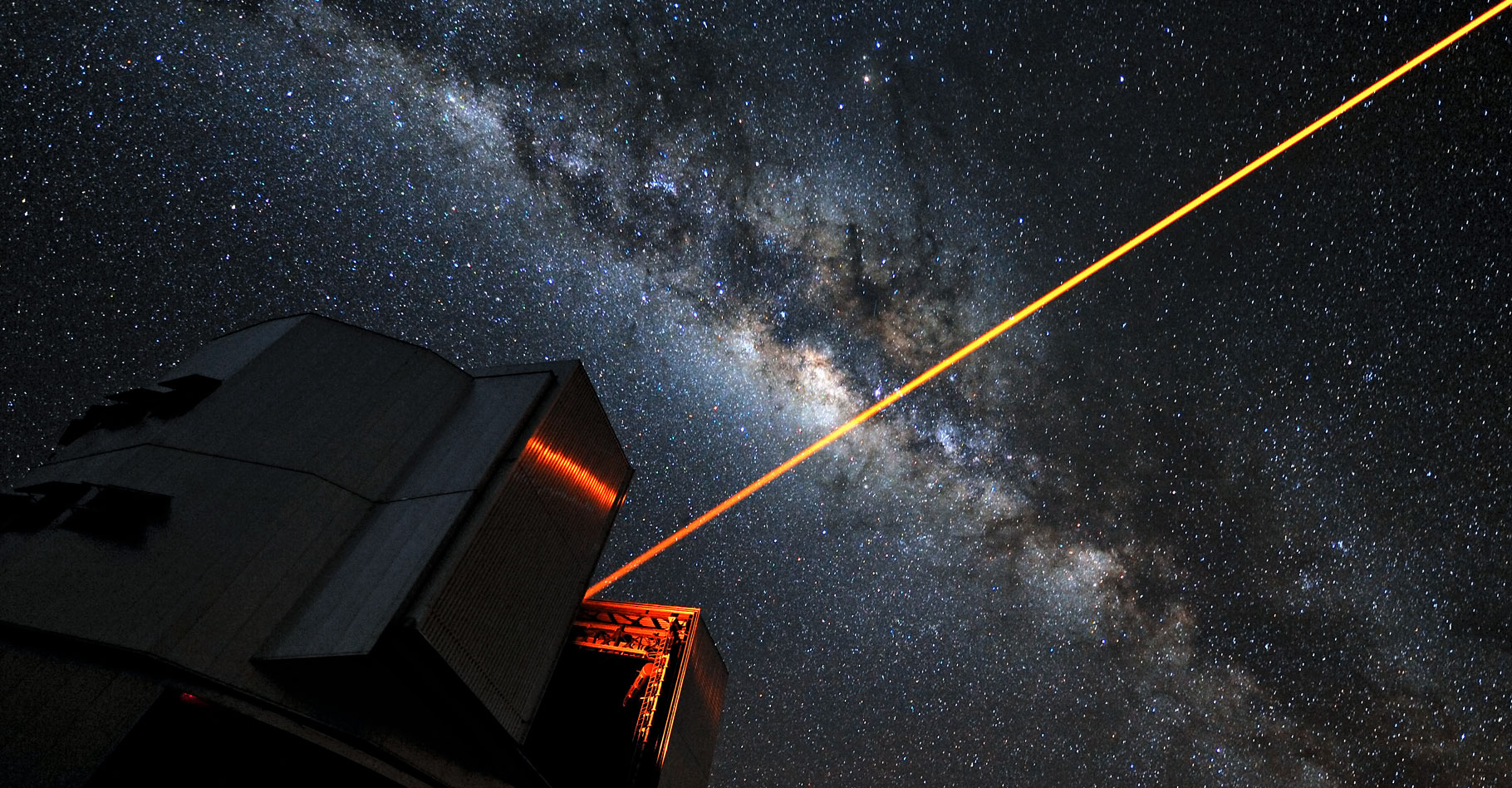 Le laser de guidage stellaire du VLT (Very large telescope). © ESO, G. Hüdepohl, CC by 4.0 