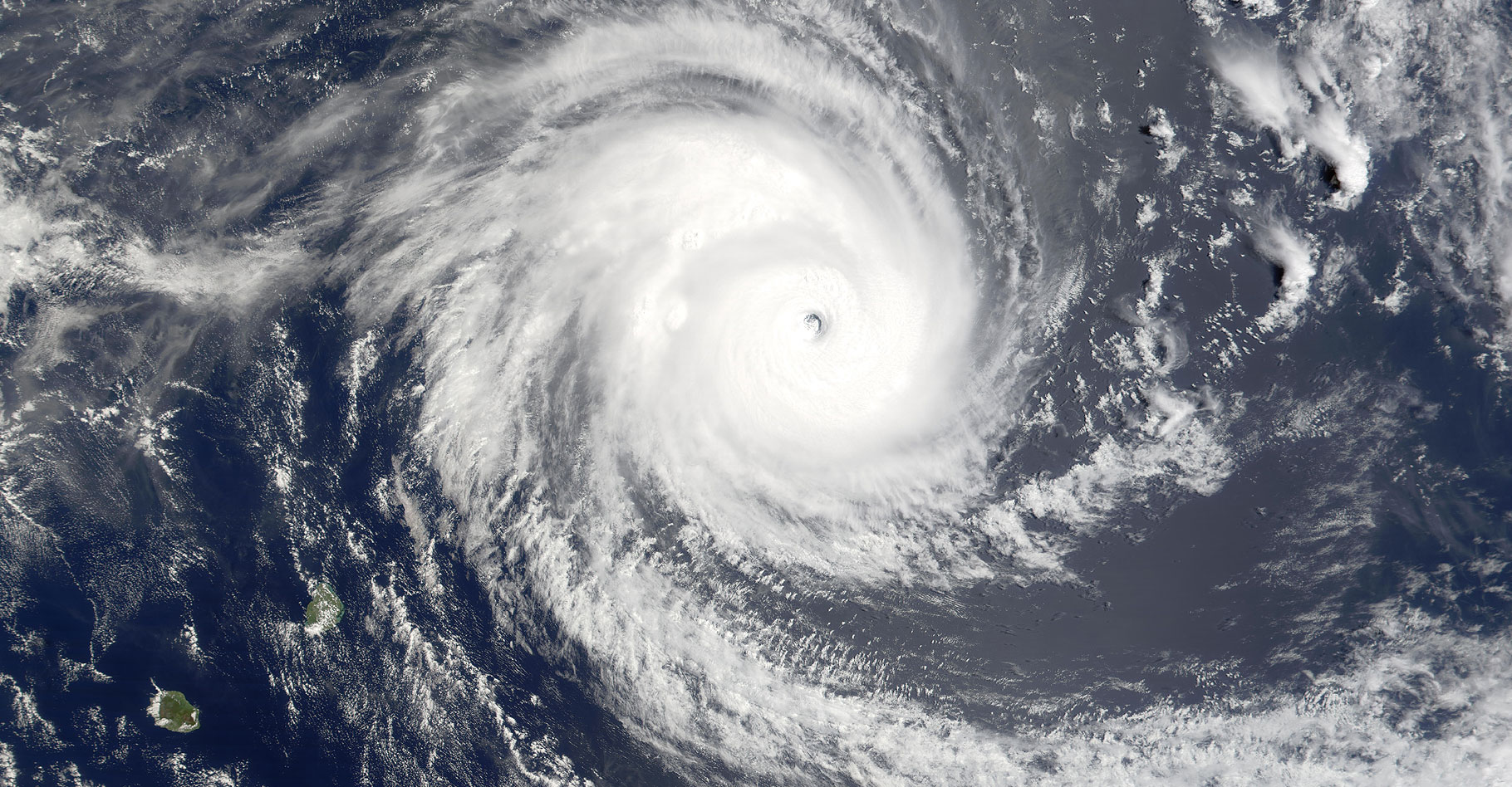 L'oeil du cyclone Dina.&nbsp;© Jacques Descloitres, MODIS Land Rapid Response Team, NASA/GSFC - Domaine pubic