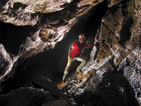 La grotte de Kaa, un long dédale dans un chaos granitique