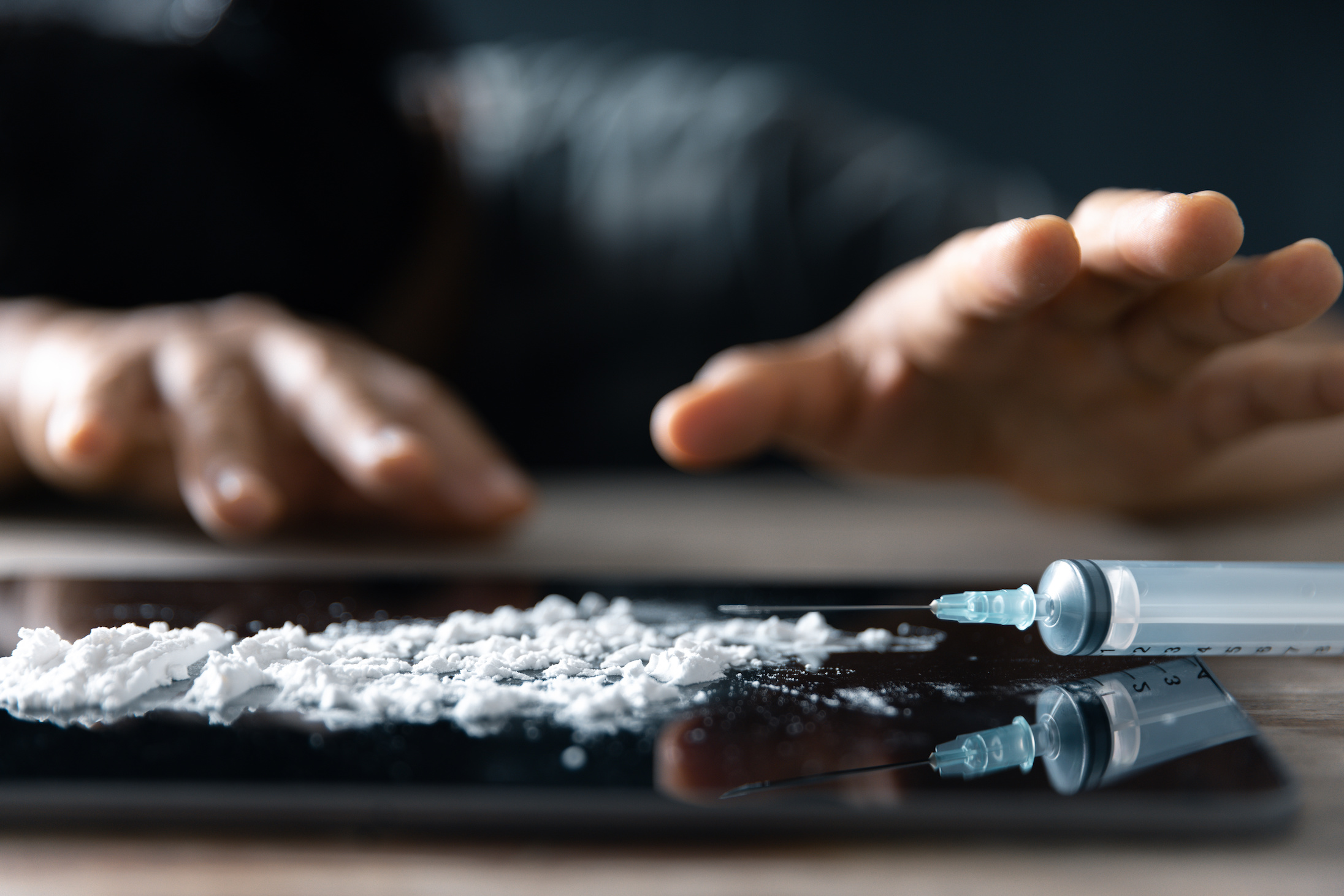 Des drogues sont devenues des addictions. © Doidam10, Adobe Stock