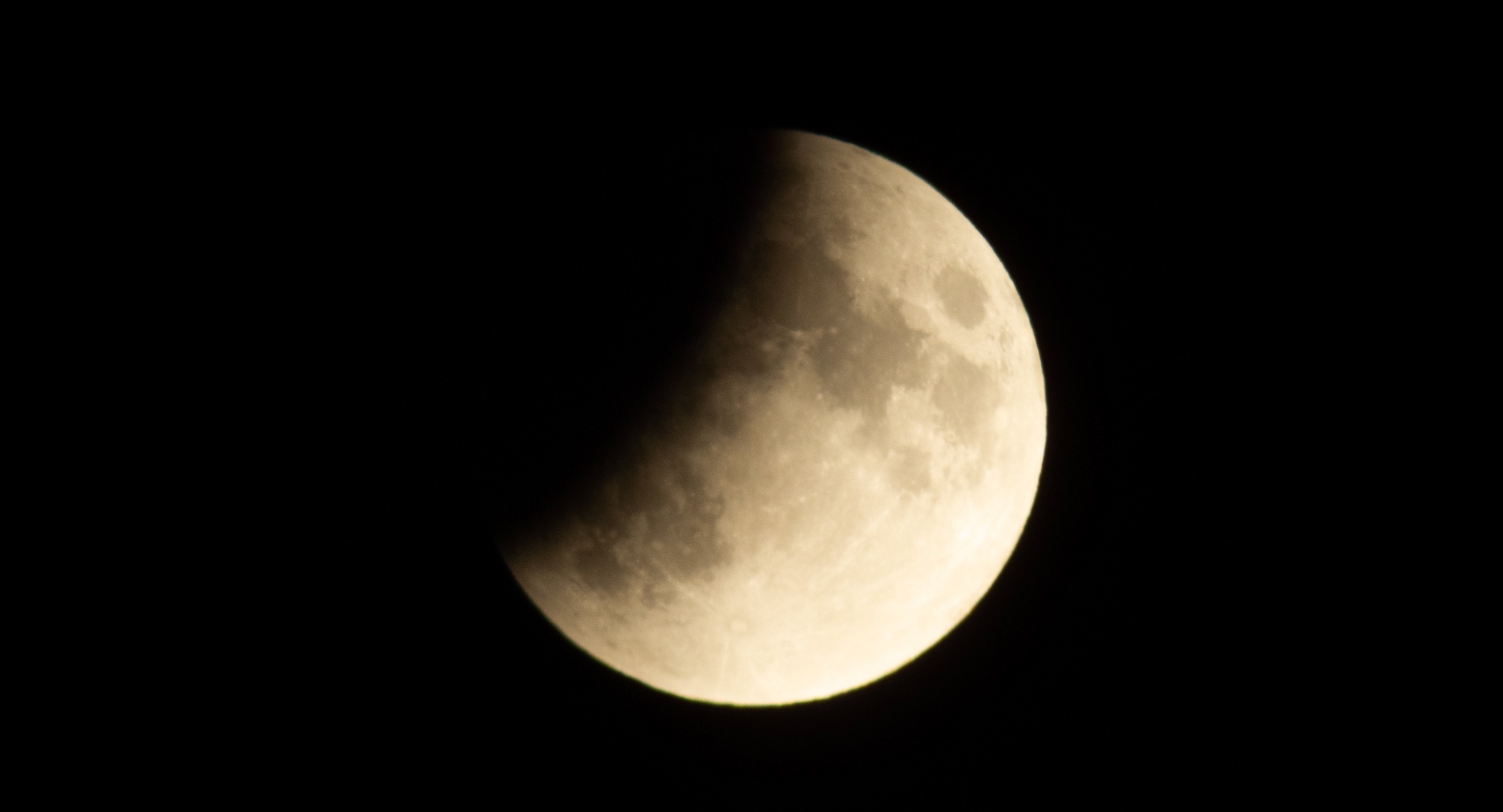 L'ombre de la Terre va grignoter la Lune ce samedi 28 octobre 2023, un spectacle à ne pas manquer ! © Anita_S, Adobe Stock