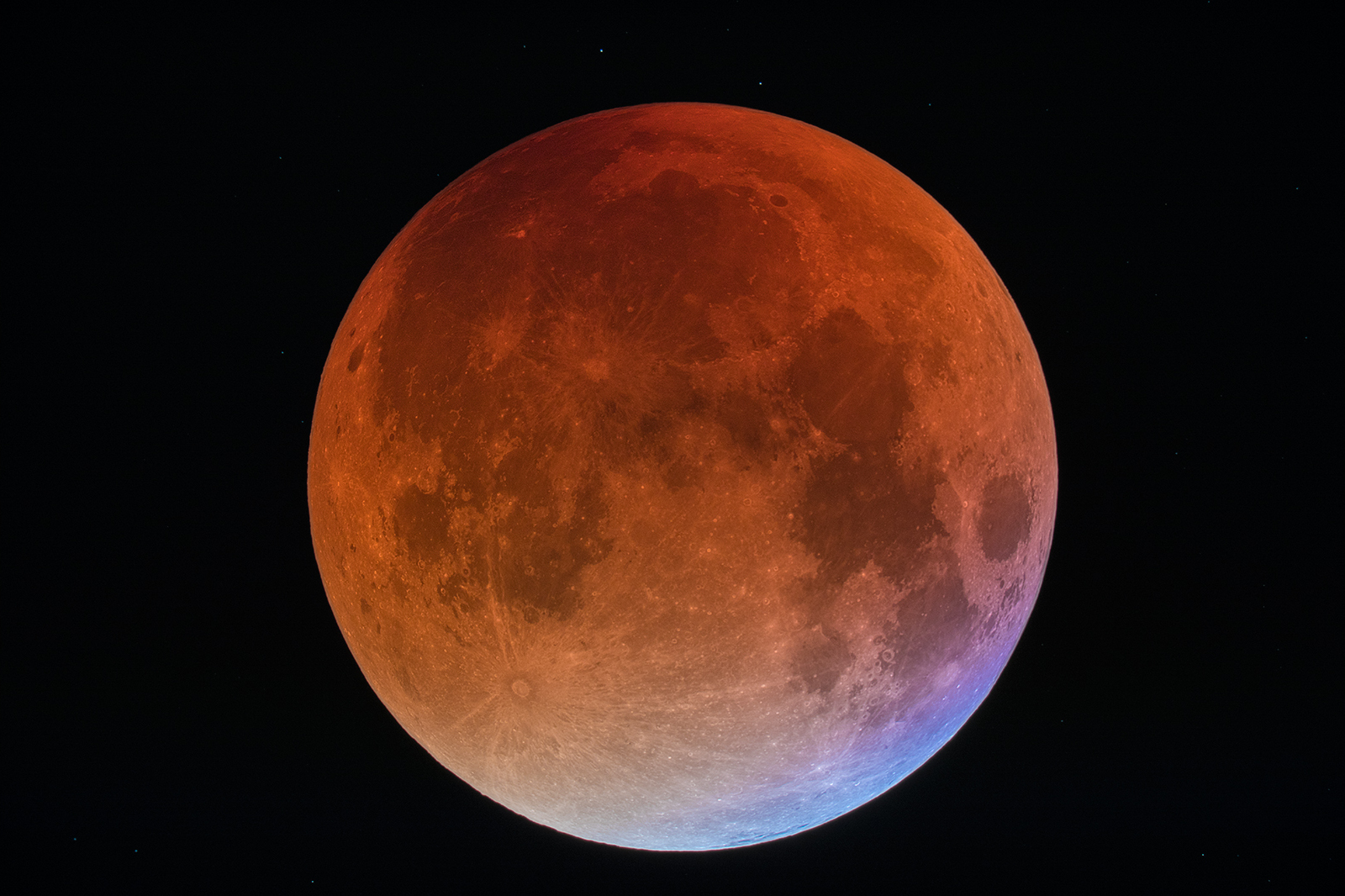 L’éclipse totale de Lune de septembre 2015. © Dominique Dierick