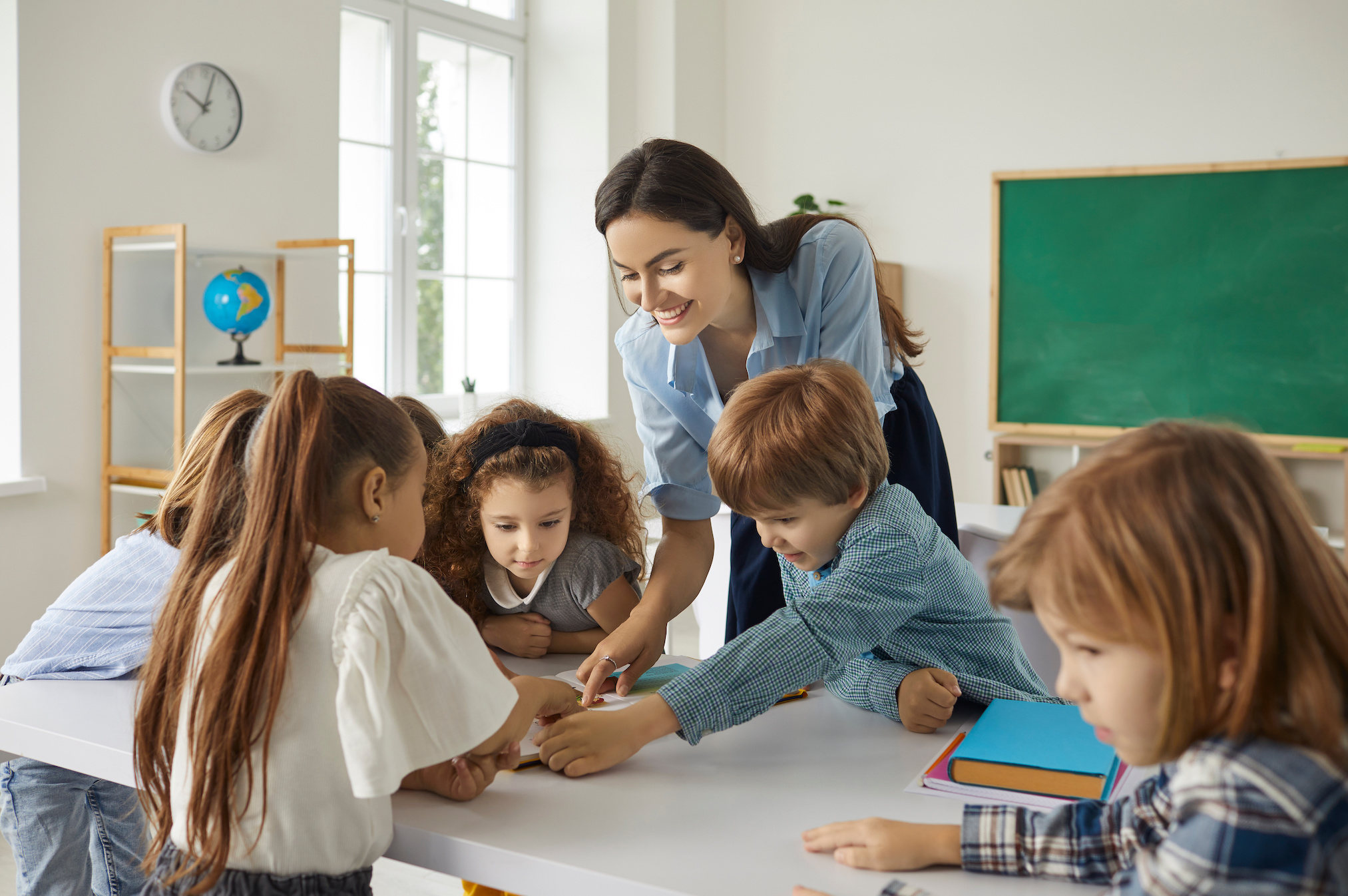 En primaire ou secondaire, les interventions en santé mentale à l'école peinent à démontrer leur efficacité. © Studio Romantic, Adobe Stock