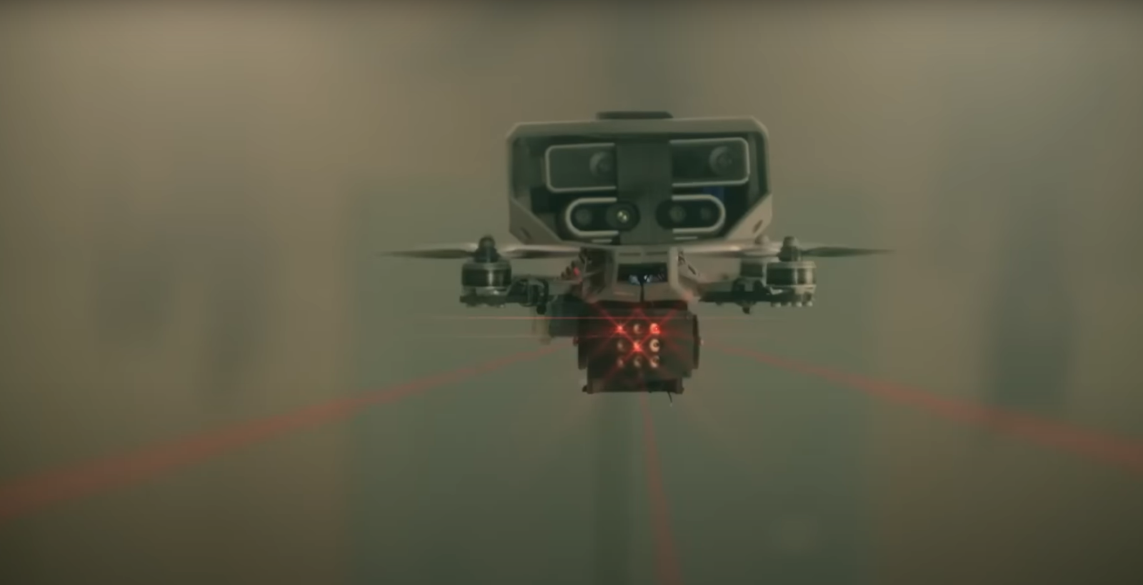 Le drone repose sur un châssis de racer et est doté de nombreux capteurs et d’une charge explosive. © Elbit Sys