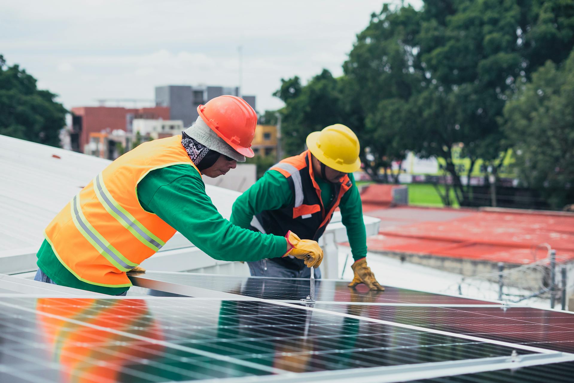 Installer un système photovoltaïque à son domicile, c'est produire et consommer sa propre énergie à moindre coût. © Los Muertos Crew, Pexels