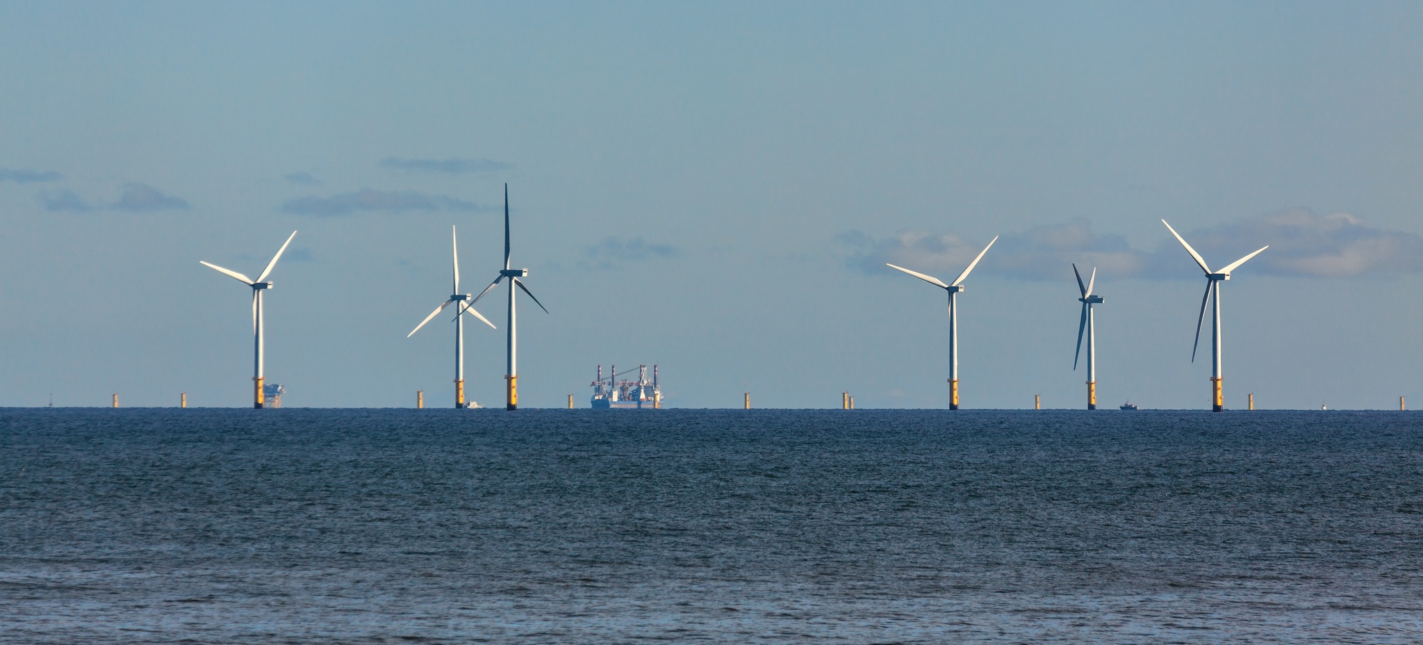 Des éoliennes offshore au pays de Galles. © philipbird123, Fotolia