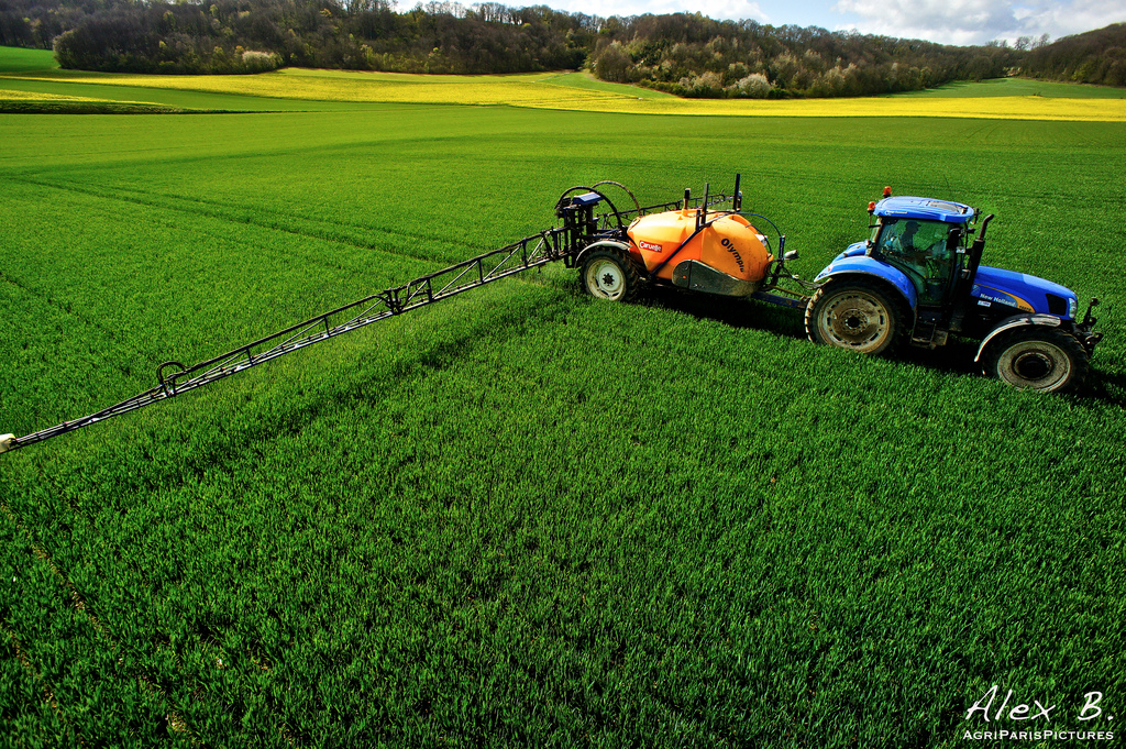 En 2011/2012, 5,7 millions de tonnes d’engrais azotés ont été utilisées en France (chiffre des Chambres d’agriculture). © AgriParisPictures, Flickr, cc by sa 2.0