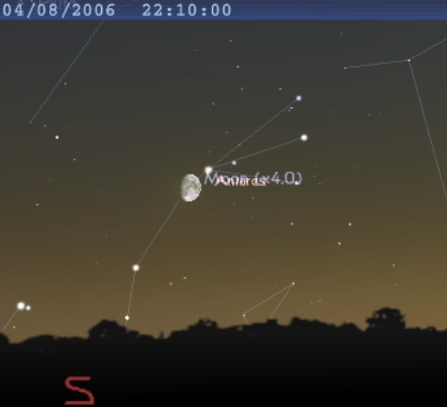 La Lune occulte l'étoile Tau du Scorpion, et sera en conjonction avec Antarès