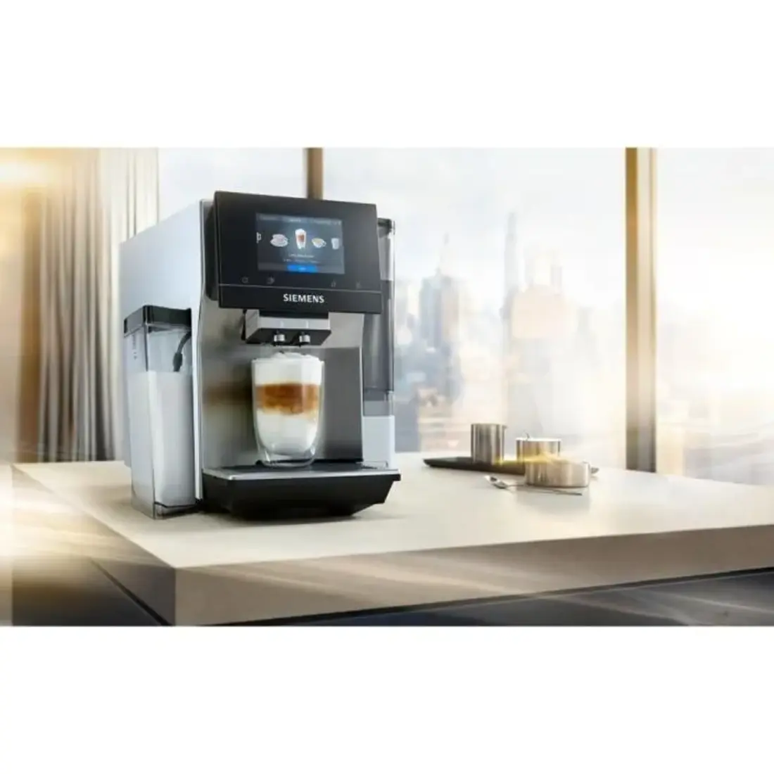 Bon plan : la machine à café Siemens EQ.700 INTEGRAL TQ705R03 © Cdiscount