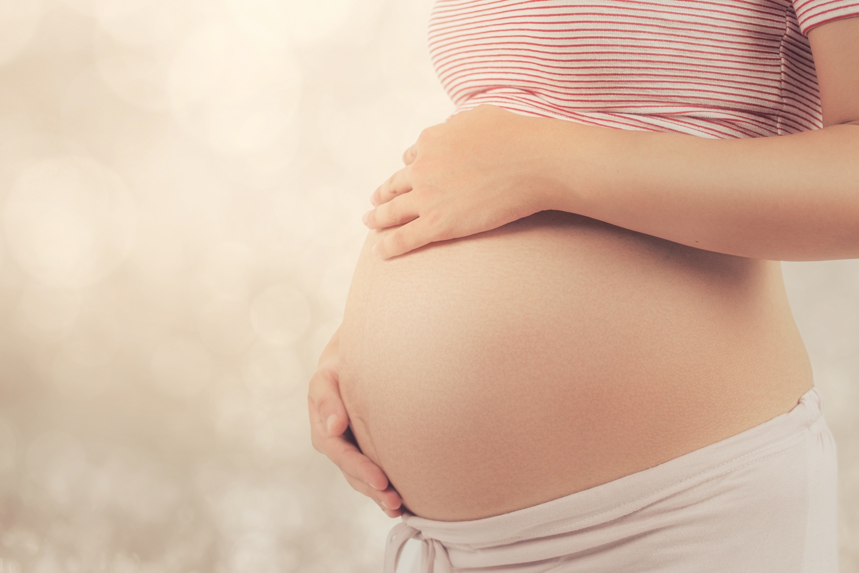 L’action de différents perturbateurs endocriniens ensemble peut avoir des conséquences sur le fœtus. © Sondem, Fotolia