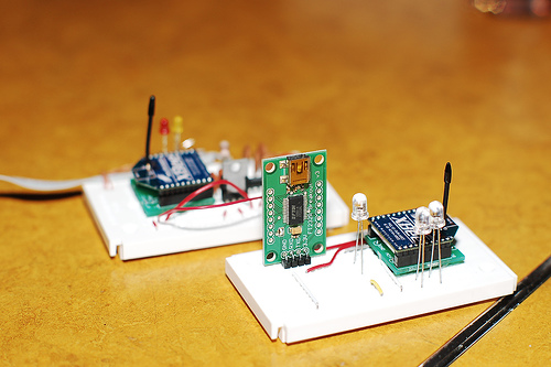 Zigbee est un protocole de communication pour petites radios. © Matt Westervelt, CC BY-NC-SA 2.0, Flickr