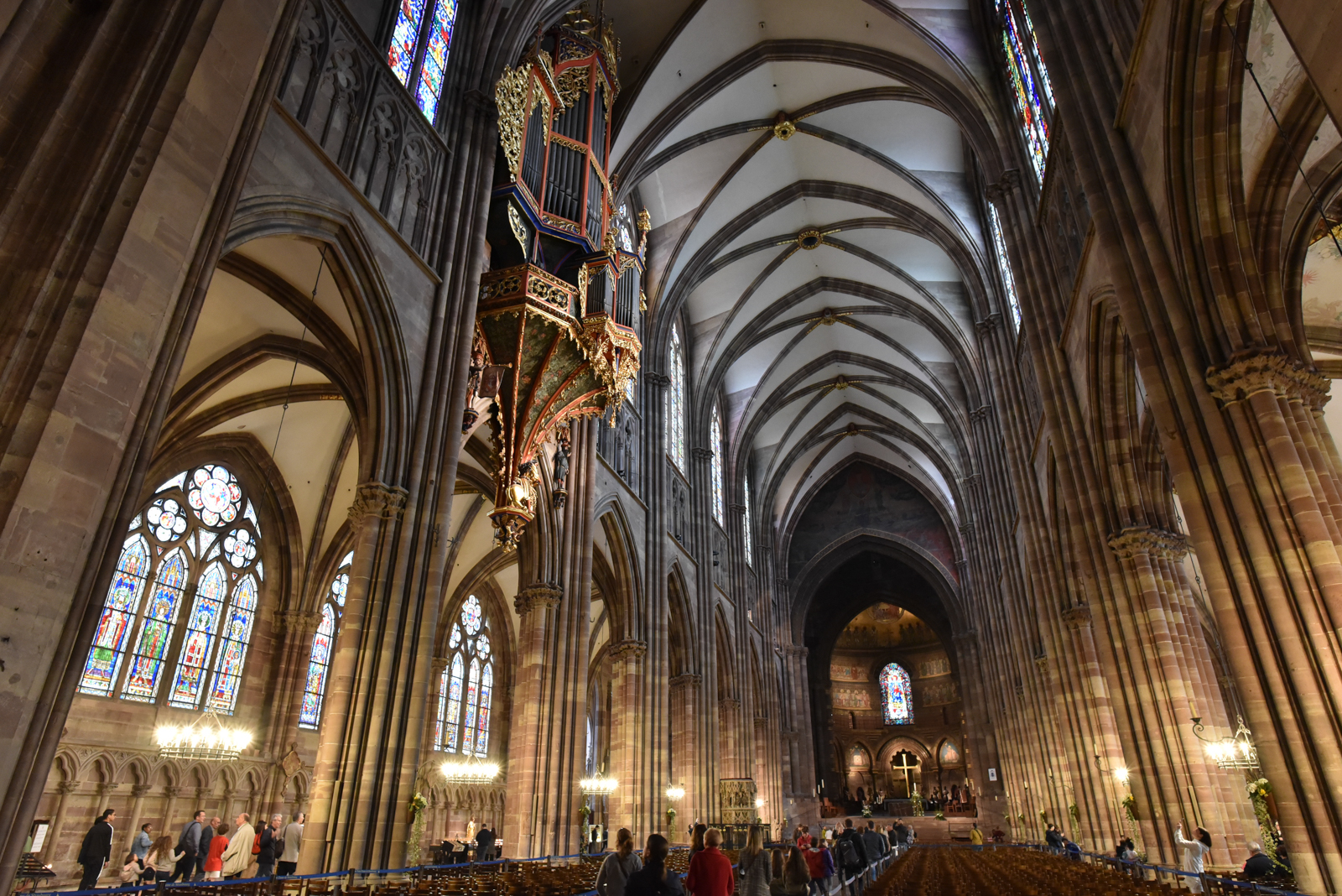 La nef de la cathédrale de Strasbourg. © hminnx, Flickr