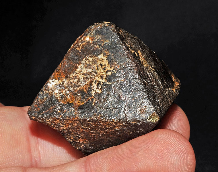 La magnétite peut être trouvée sous la forme d'un cristal octaédrique. © Parent Géry, Wikimedia common, CC by-sa 3.0