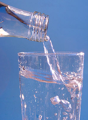 L’eau minérale, une eau riche en minéraux et oligoéléments. © W. J. Pilsak, Wikimedia CC by-sa 3.0