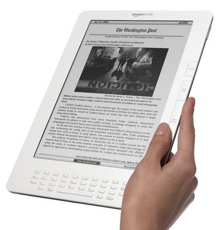 Le Kindle 3G Wireless Reading Device, dernier né de la gamme Kindle, pionnière dans le domaine du livre électronique. © Amazon