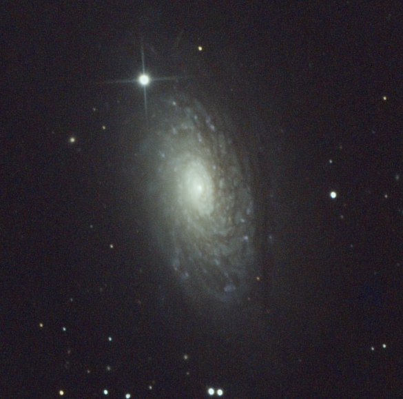Image de Vincent Becker réalisée avec un appareil réflex numérique placé derrière un télescope de 200mm.