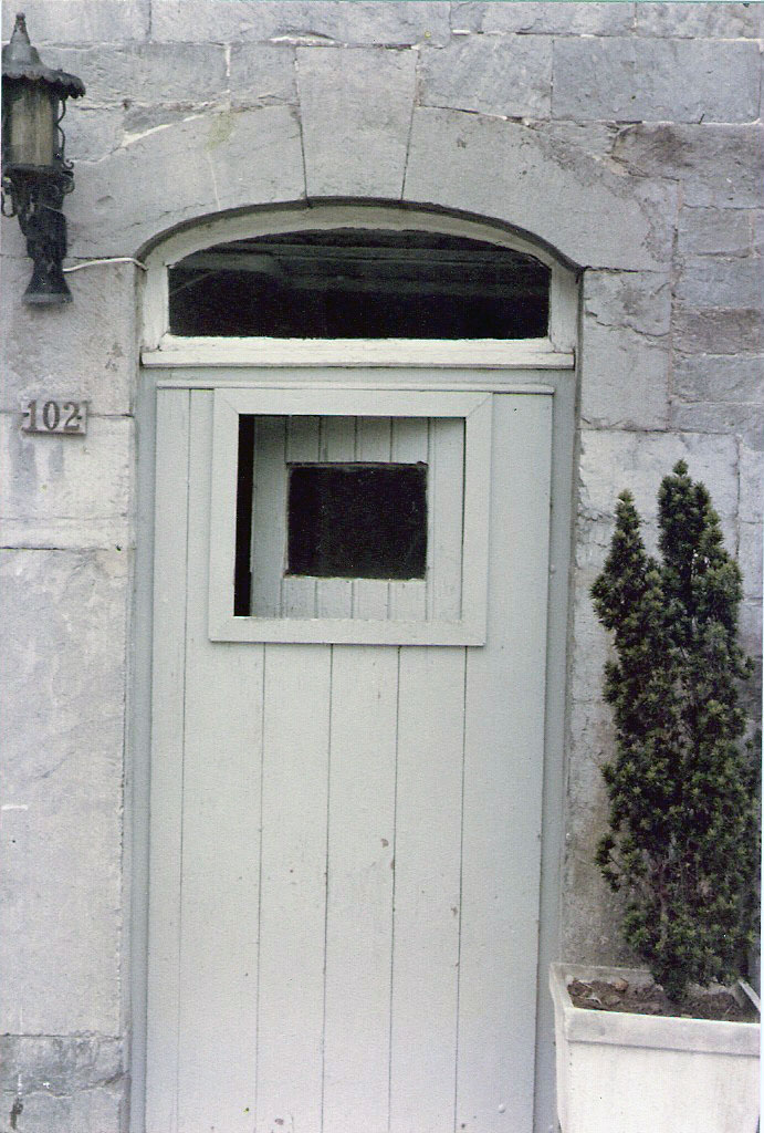 Un vasistas est une petite ouverture aménagée sur une porte ou sur une fenêtre. © L. Mahin, CC BY 3.0, Wikimedia Commons